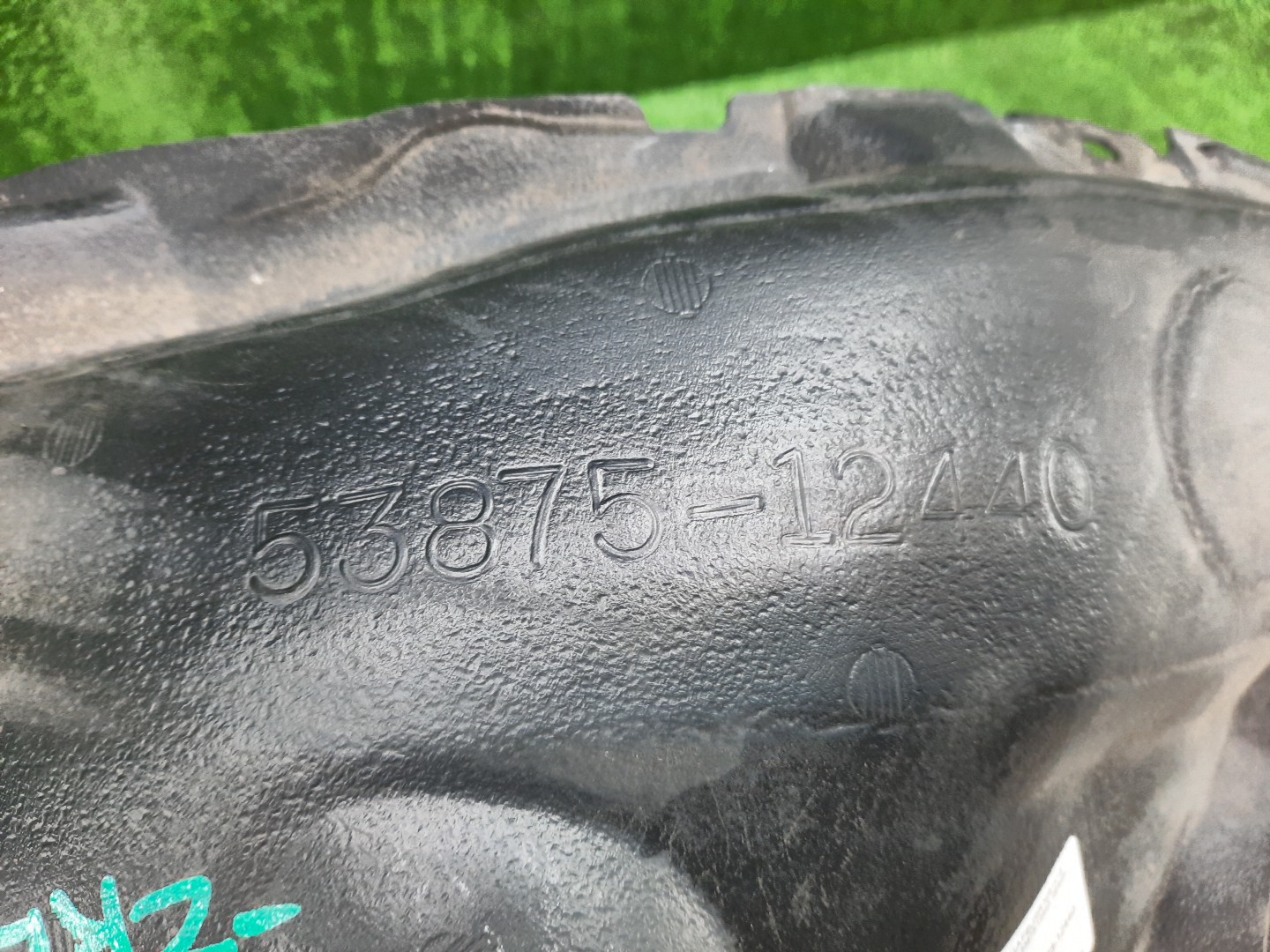 Защита под крыло правая передняя TOYOTA AXIO, COROLLA FIELDER, COROLLA  AXIO, FIELDER NZE141, NZE144, ZRE142, ZRE144, ZRE144G, ZRE142G, NZE144G, NZE141G 53875-12440 3 ракурс