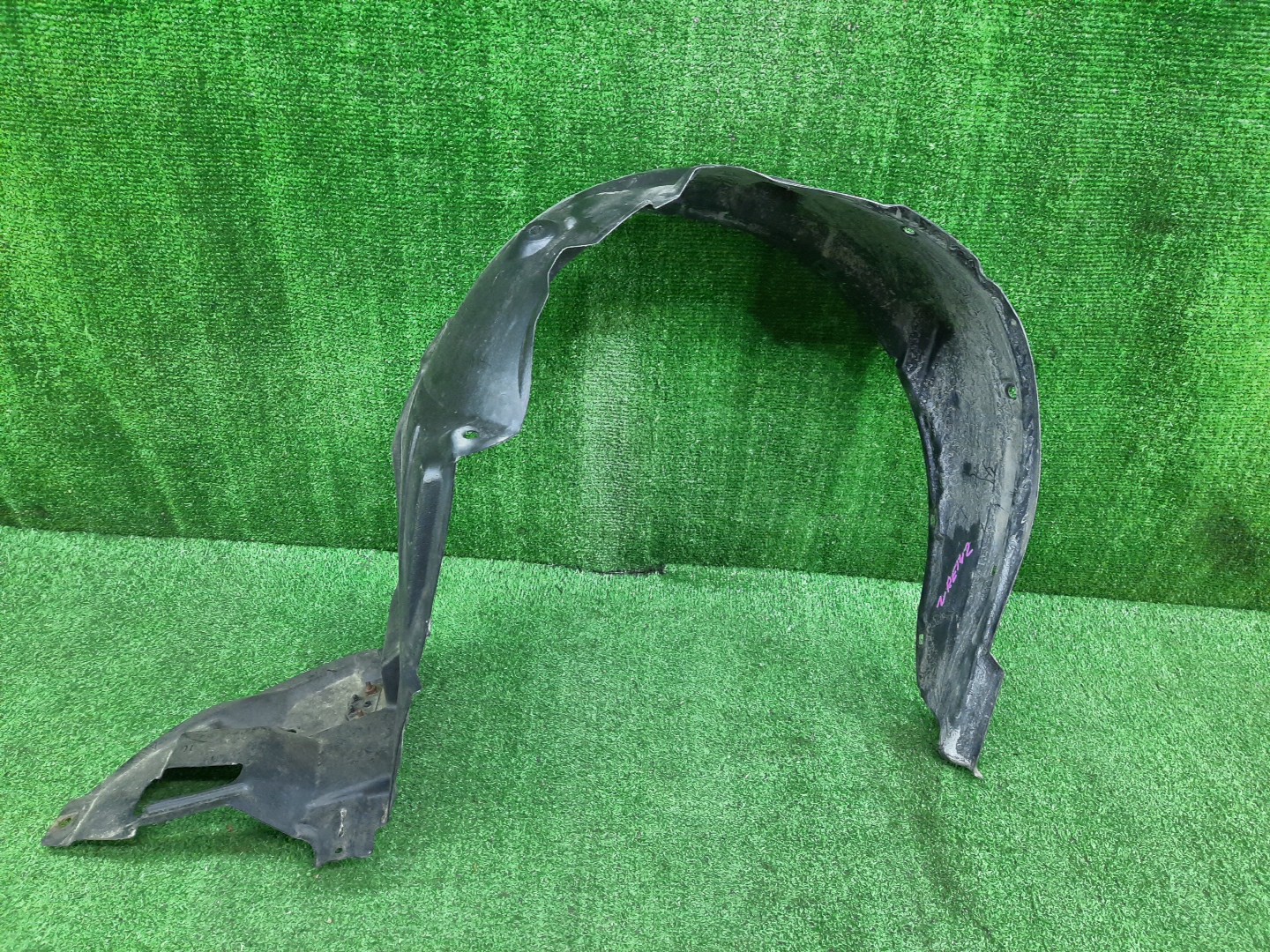 Защита под крыло правая передняя TOYOTA AXIO, COROLLA FIELDER, COROLLA  AXIO, FIELDER NZE141, NZE144, ZRE142, ZRE144, ZRE144G, ZRE142G, NZE144G, NZE141G 53875-12440 1 ракурс