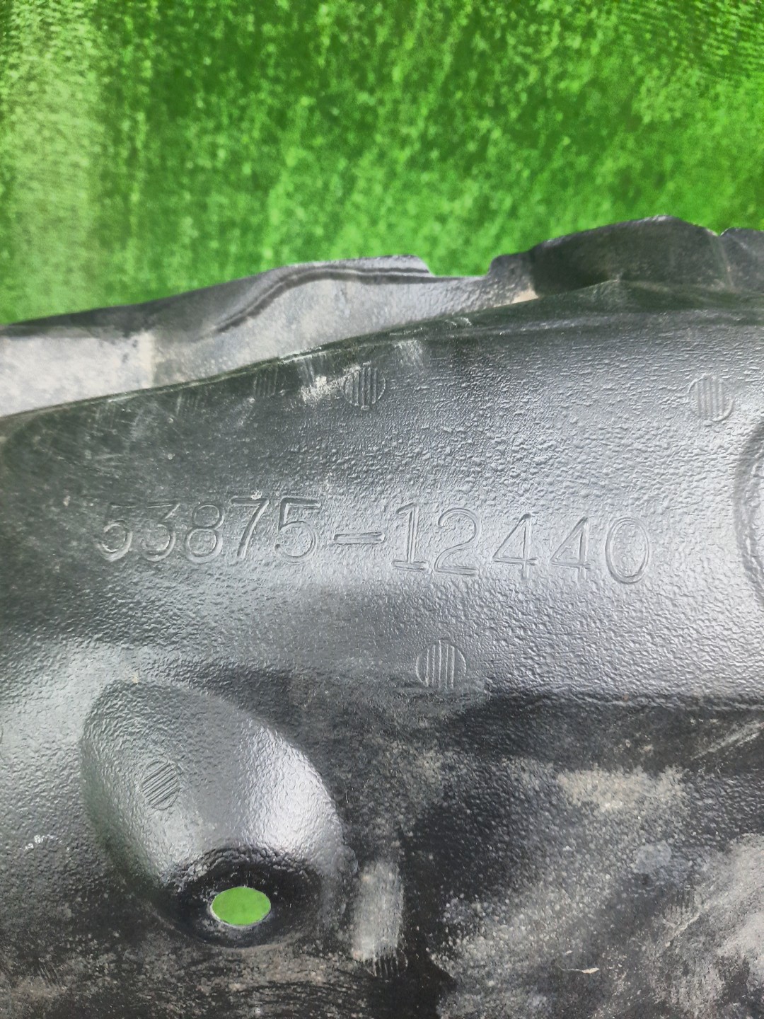 Защита под крыло правая передняя TOYOTA AXIO, COROLLA FIELDER, COROLLA  AXIO, FIELDER NZE141, NZE144, ZRE142, ZRE144, ZRE144G, ZRE142G, NZE144G, NZE141G 53875-12440 2 ракурс