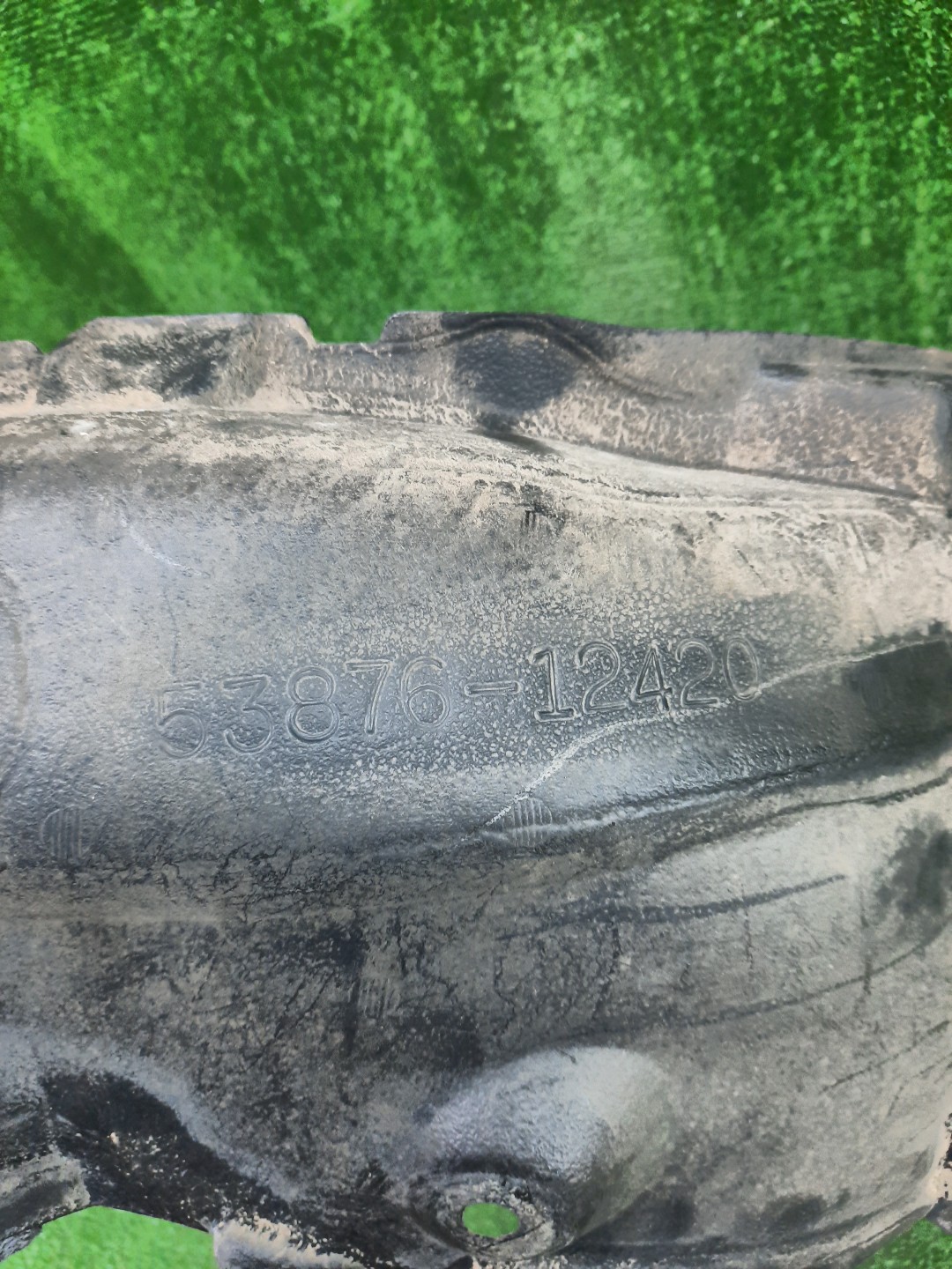 Защита под крыло левая передняя TOYOTA AXIO, COROLLA FIELDER, COROLLA  AXIO, FIELDER NZE141, NZE144, ZRE142, ZRE144, ZRE144G, ZRE142G, NZE144G, NZE141G 53876-12420 2 ракурс
