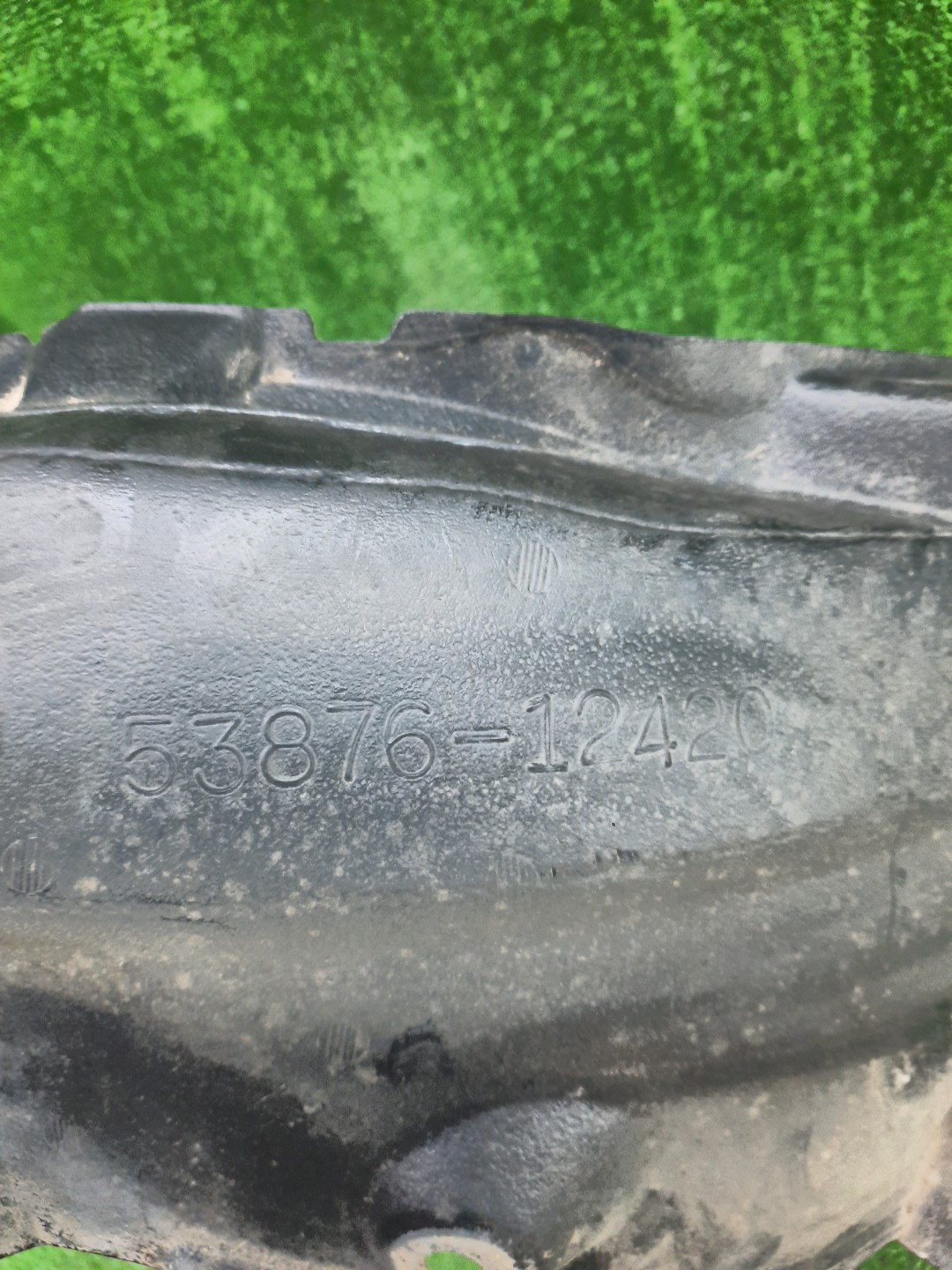 Защита под крыло левая передняя TOYOTA AXIO, COROLLA FIELDER, COROLLA  AXIO, FIELDER NZE141, NZE144, ZRE142, ZRE144, ZRE144G, ZRE142G, NZE144G, NZE141G 53876-12420 2 ракурс