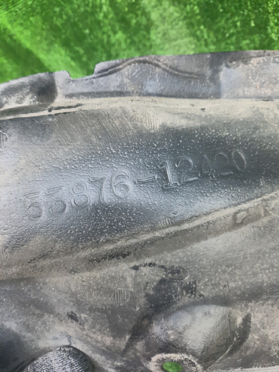 Защита под крыло левая передняя TOYOTA AXIO, COROLLA FIELDER, COROLLA  AXIO, FIELDER NZE141, NZE144, ZRE142, ZRE144, ZRE144G, ZRE142G, NZE144G, NZE141G 53876-12420 2 ракурс