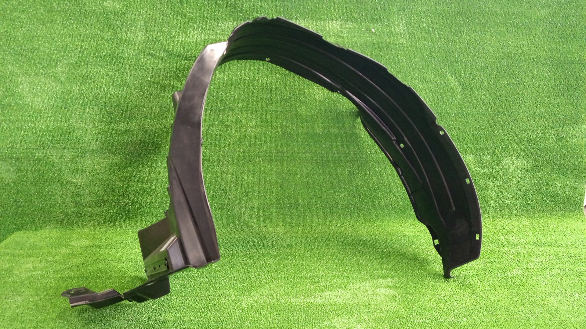 Защита под крыло левая передняя TOYOTA HILUX GUN125 53806-YP070 2 ракурс