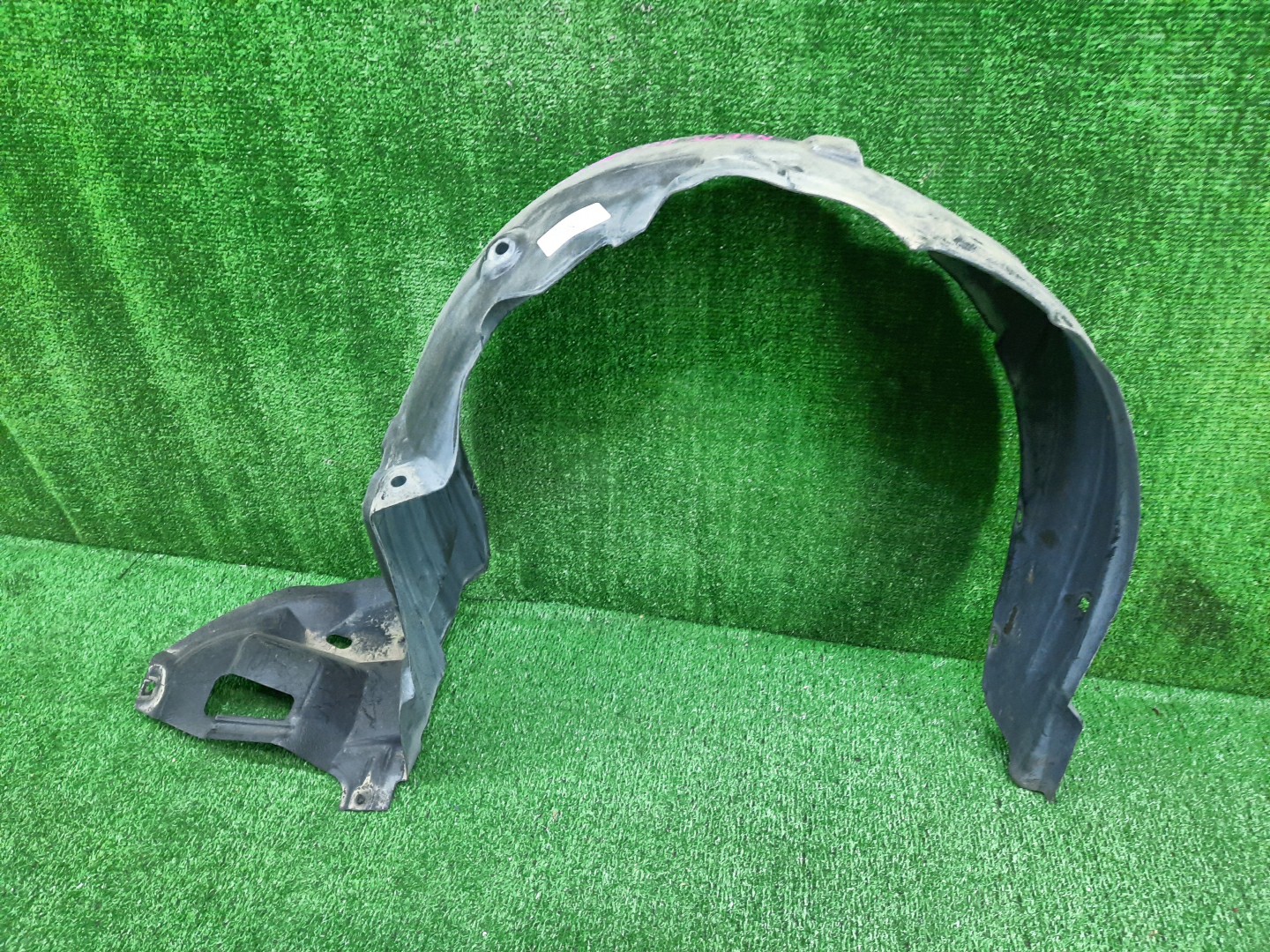 Защита под крыло правая передняя TOYOTA AXIO, COROLLA FIELDER, COROLLA  AXIO, FIELDER NZE141, NZE144, ZRE142, ZRE144, ZRE144G, ZRE142G, NZE144G, NZE141G 53875-12440 1 ракурс