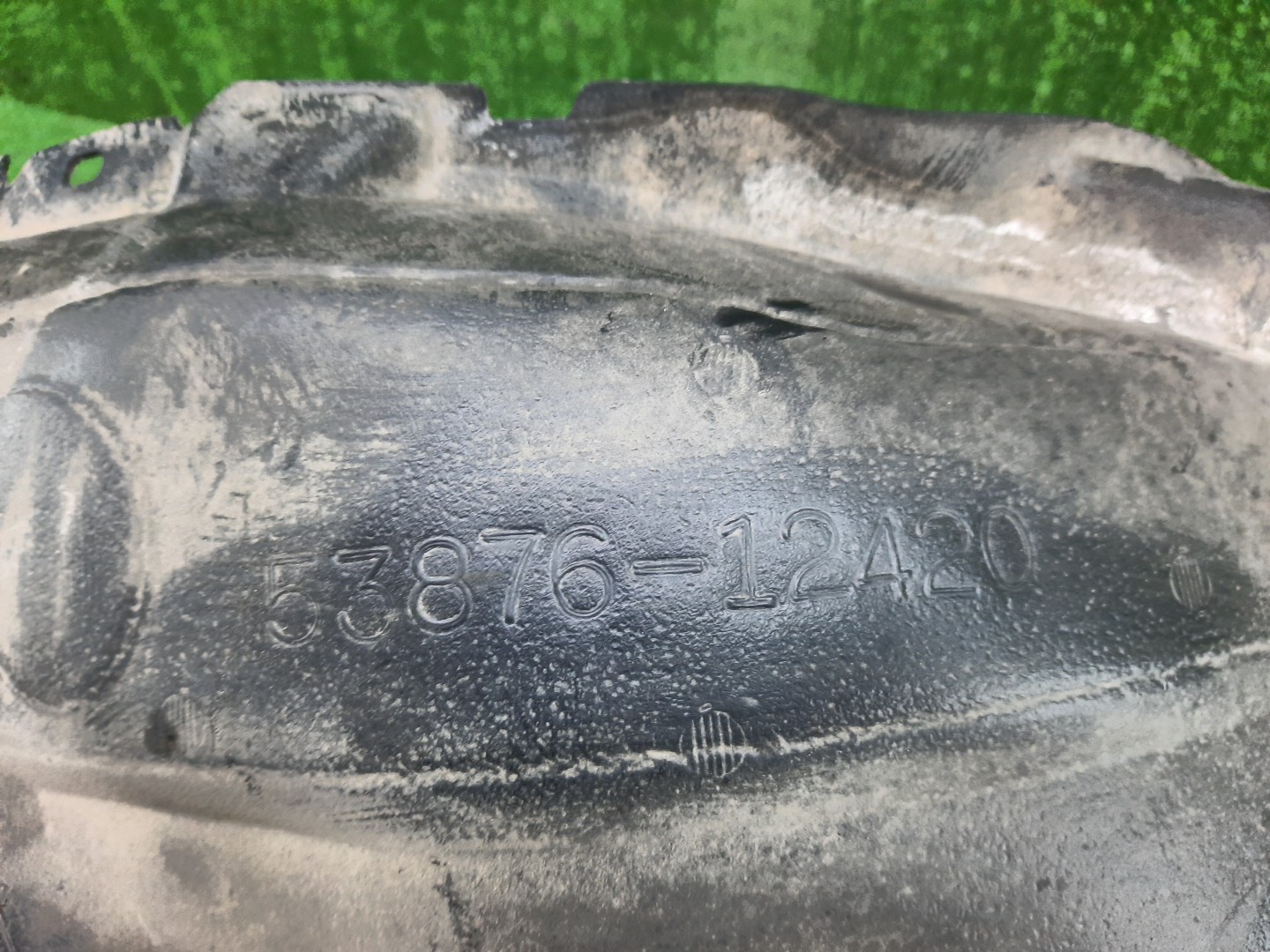 Защита под крыло левая передняя TOYOTA AXIO, COROLLA FIELDER, COROLLA  AXIO, FIELDER NZE141, NZE144, ZRE142, ZRE144, ZRE144G, ZRE142G, NZE144G, NZE141G 53876-12420 2 ракурс