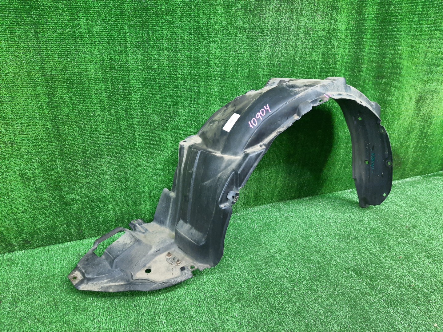 Защита под крыло левая передняя TOYOTA AXIO, COROLLA FIELDER, COROLLA  AXIO, FIELDER NZE141, NZE144, ZRE142, ZRE144, ZRE144G, ZRE142G, NZE144G, NZE141G 53876-12420 1 ракурс
