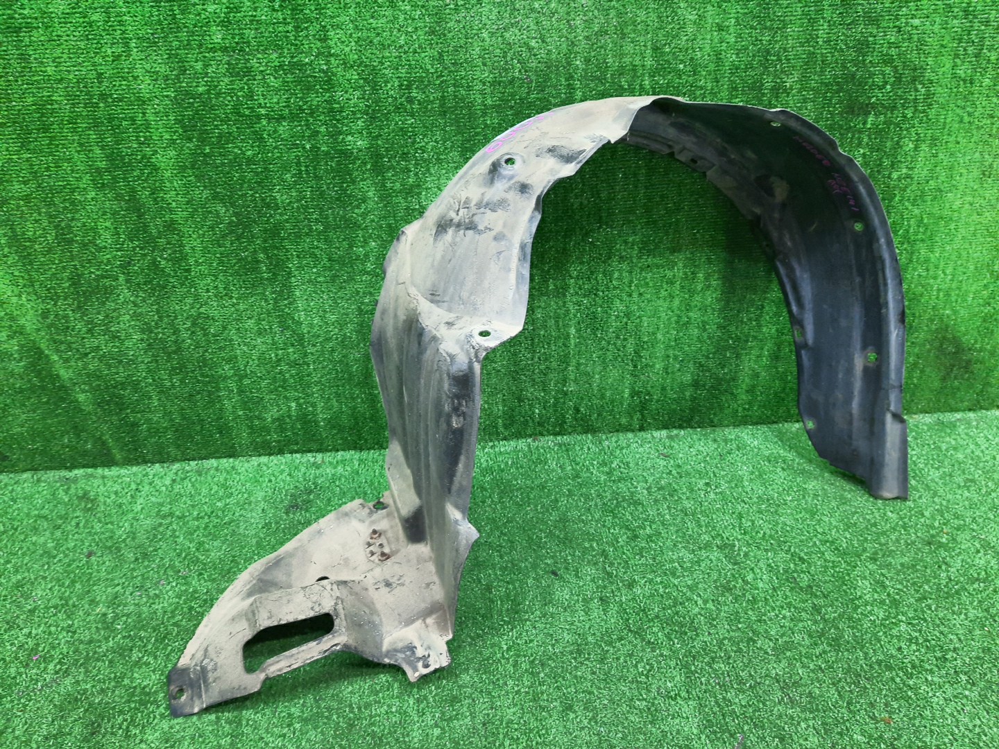 Защита под крыло правая передняя TOYOTA AXIO, COROLLA FIELDER, COROLLA  AXIO, FIELDER NZE141, NZE144, ZRE142, ZRE144, ZRE144G, ZRE142G, NZE144G, NZE141G 53875-12440 1 ракурс