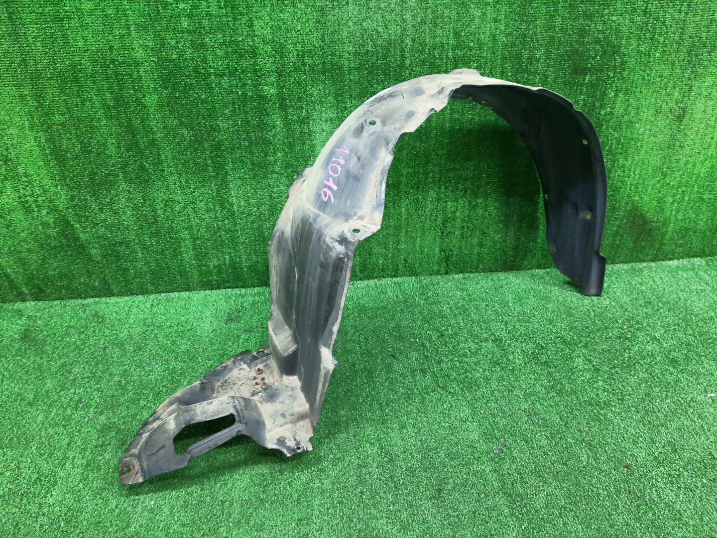 Защита под крыло правая передняя TOYOTA AXIO, COROLLA FIELDER, COROLLA  AXIO, FIELDER NZE141, NZE144, ZRE142, ZRE144, ZRE144G, ZRE142G, NZE144G, NZE141G 53875-12440 1 ракурс