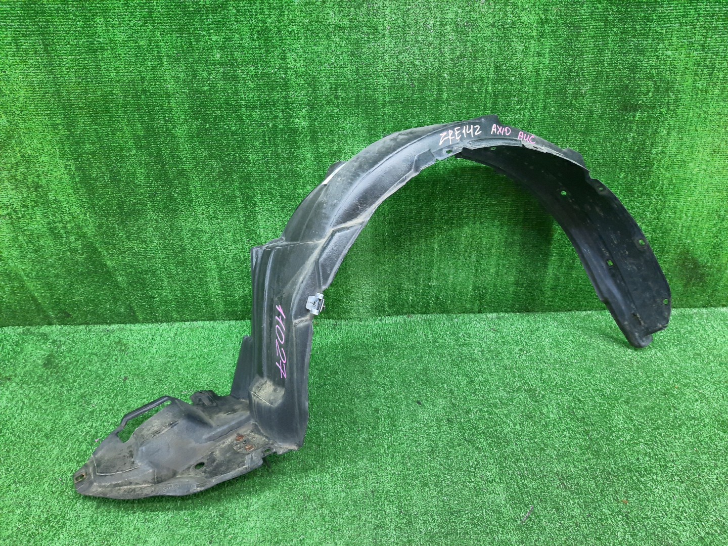 Защита под крыло левая передняя TOYOTA AXIO, COROLLA FIELDER, COROLLA  AXIO, FIELDER NZE141, NZE144, ZRE142, ZRE144, ZRE144G, ZRE142G, NZE144G, NZE141G 53876-12420 1 ракурс