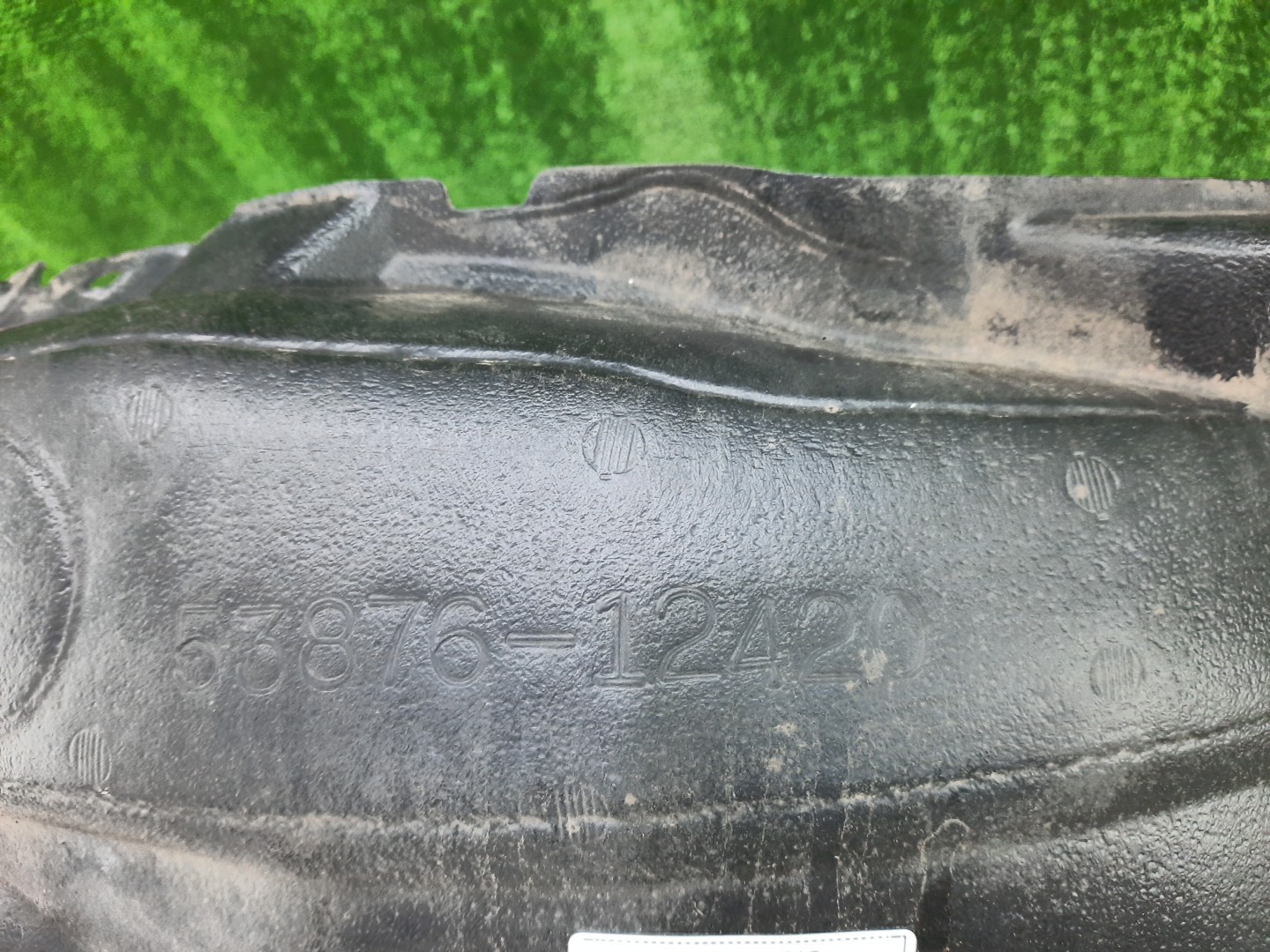 Защита под крыло левая передняя TOYOTA AXIO, COROLLA FIELDER, COROLLA  AXIO, FIELDER NZE141, NZE144, ZRE142, ZRE144, ZRE144G, ZRE142G, NZE144G, NZE141G 53876-12420 2 ракурс