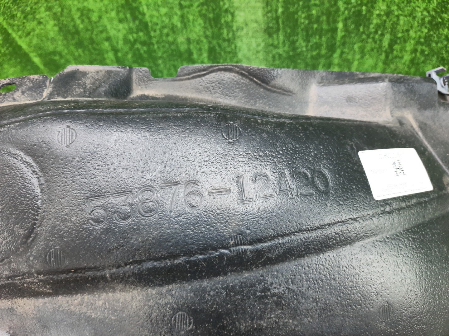 Защита под крыло левая передняя TOYOTA AXIO, COROLLA FIELDER, COROLLA  AXIO, FIELDER NZE141, NZE144, ZRE142, ZRE144, ZRE144G, ZRE142G, NZE144G, NZE141G 53876-12420 2 ракурс