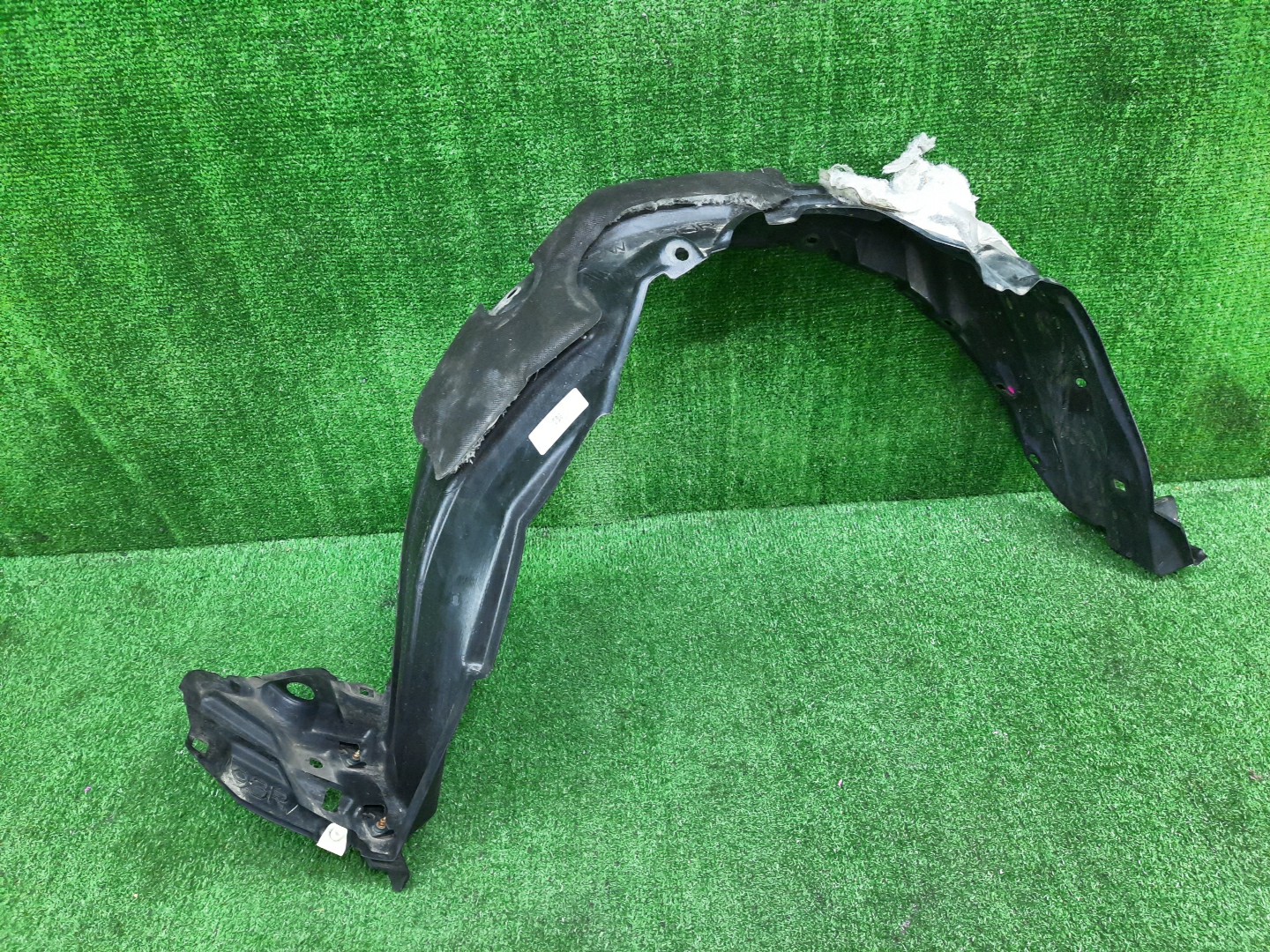 Защита под крыло правая передняя TOYOTA AQUA NHP10 53875-52320 1 ракурс