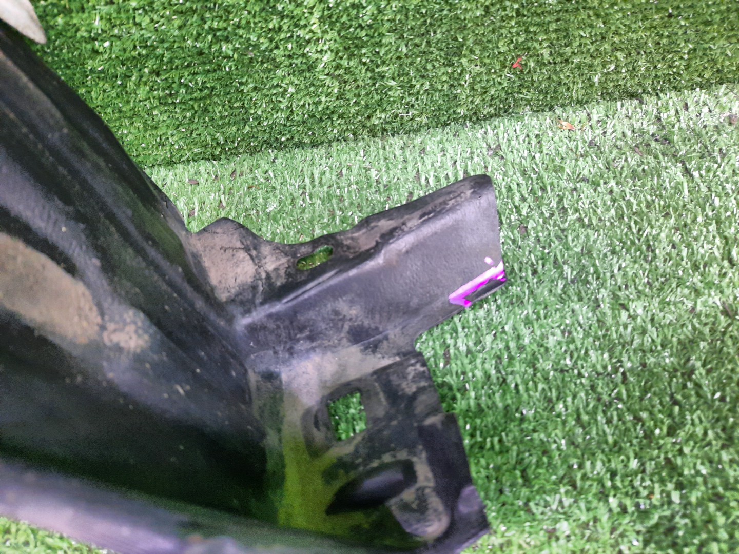 Защита под крыло правая передняя TOYOTA AQUA NHP10 53875-52320 2 ракурс