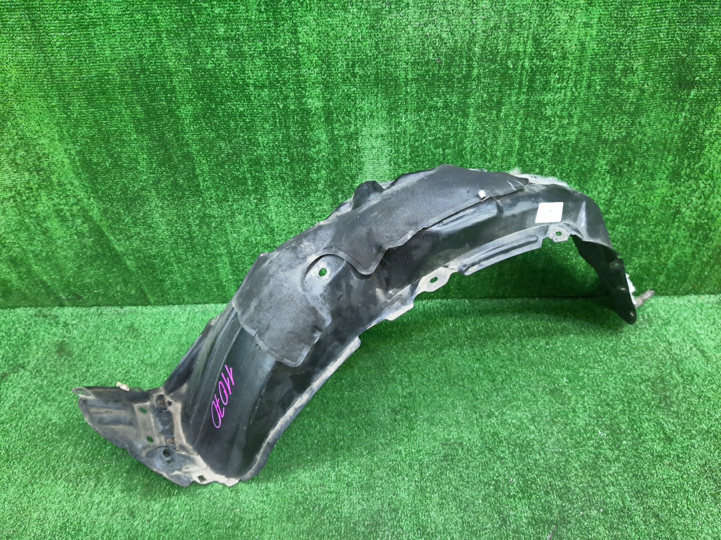 Защита под крыло левая передняя TOYOTA AQUA NHP10 53876-52350 1 ракурс