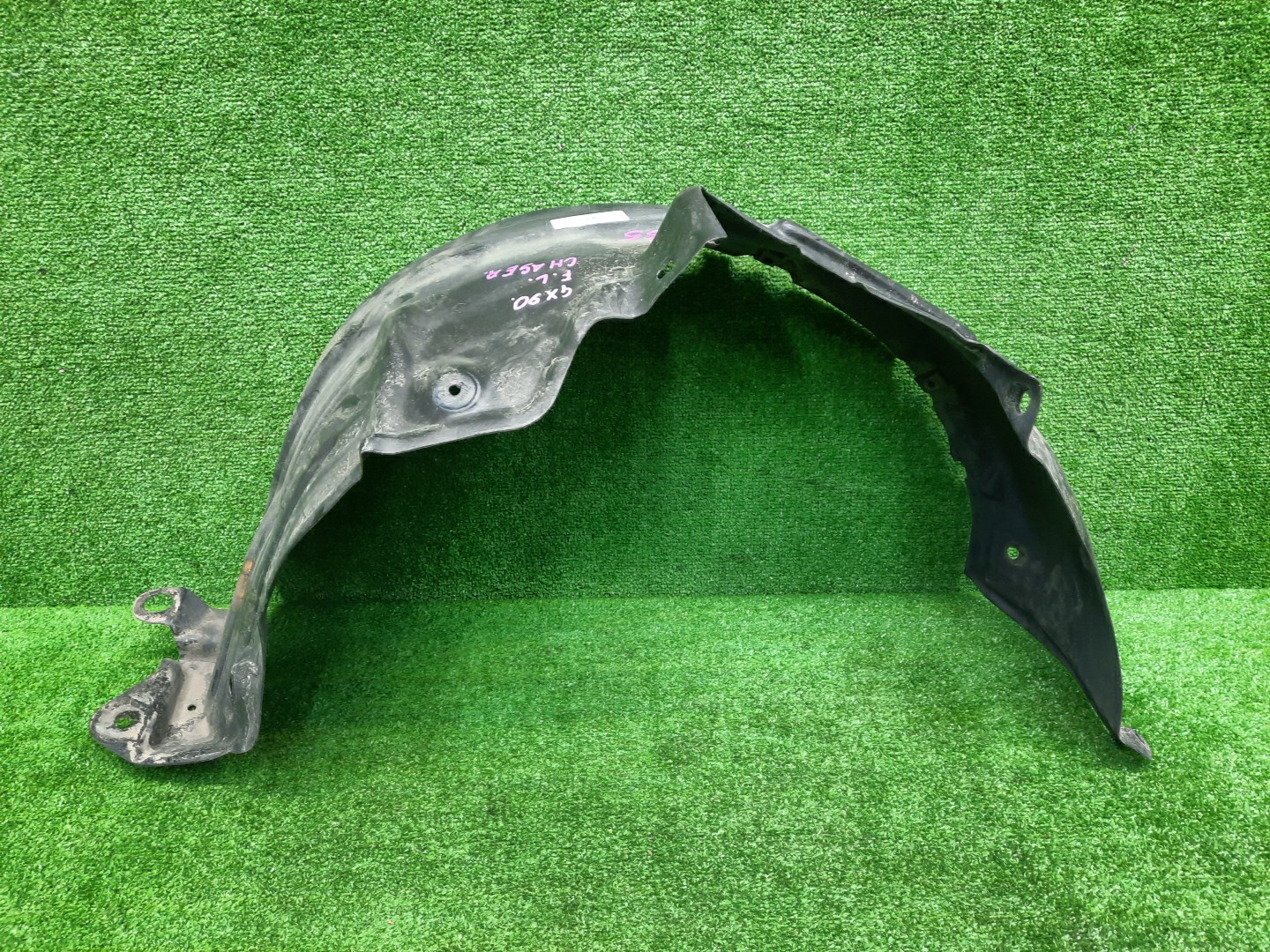 Защита под крыло левая передняя TOYOTA CHASER GX90 53876-22070 1 ракурс