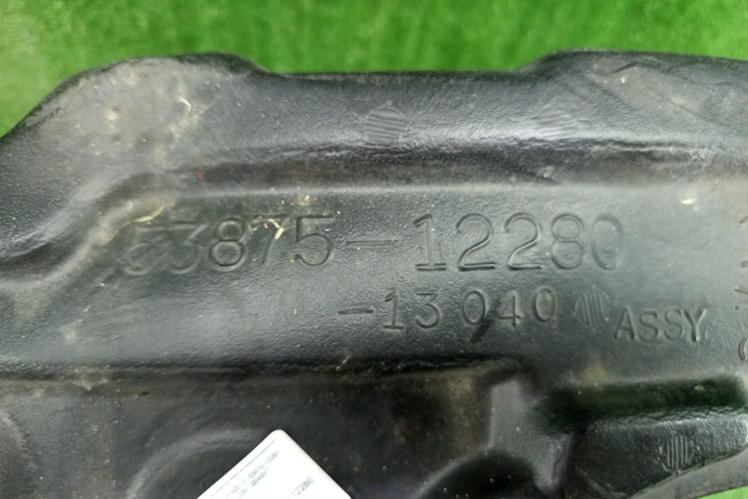 Защита под крыло правая передняя TOYOTA COROLLA ZZE124, NZE121, NZE120, ZZE122, NZE124, CE121 53875-12280 2 ракурс