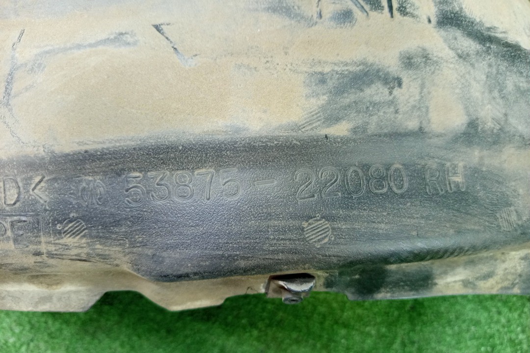 Защита под крыло правая передняя TOYOTA MARK II GX90 53875-22080 2 ракурс
