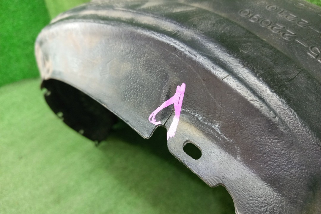 Защита под крыло правая передняя TOYOTA VEROSSA, MARK II GX110, JZX110, GX115, JZX115 53875-22090 2 ракурс