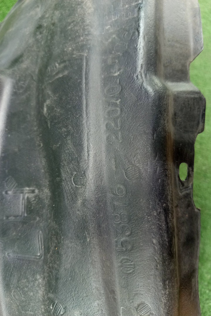 Защита под крыло левая передняя TOYOTA CRESTA GX90 53876-22070 2 ракурс