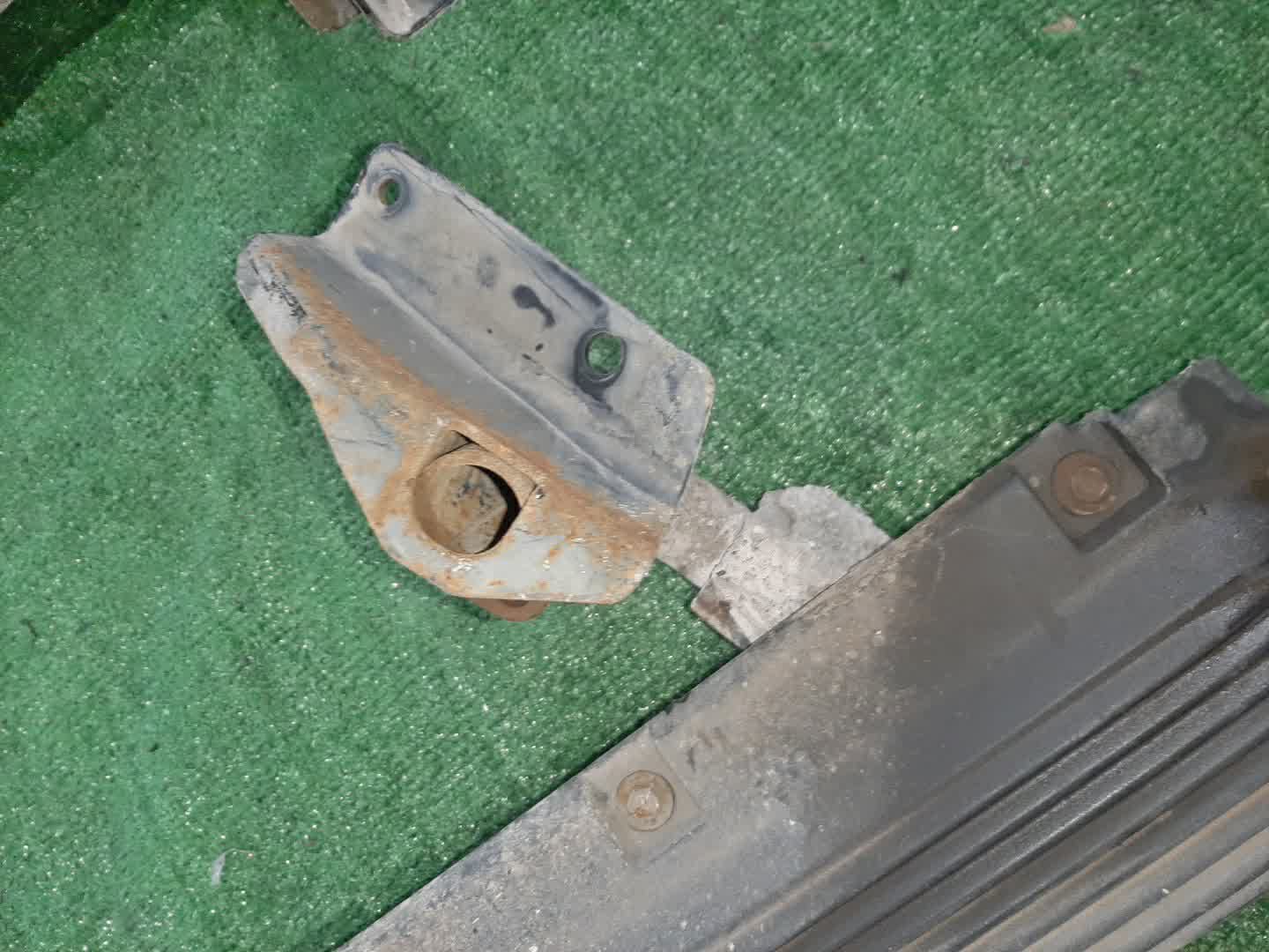 Подножка NISSAN TERRANO PR50, LR50, TR50, RR50 2 ракурс