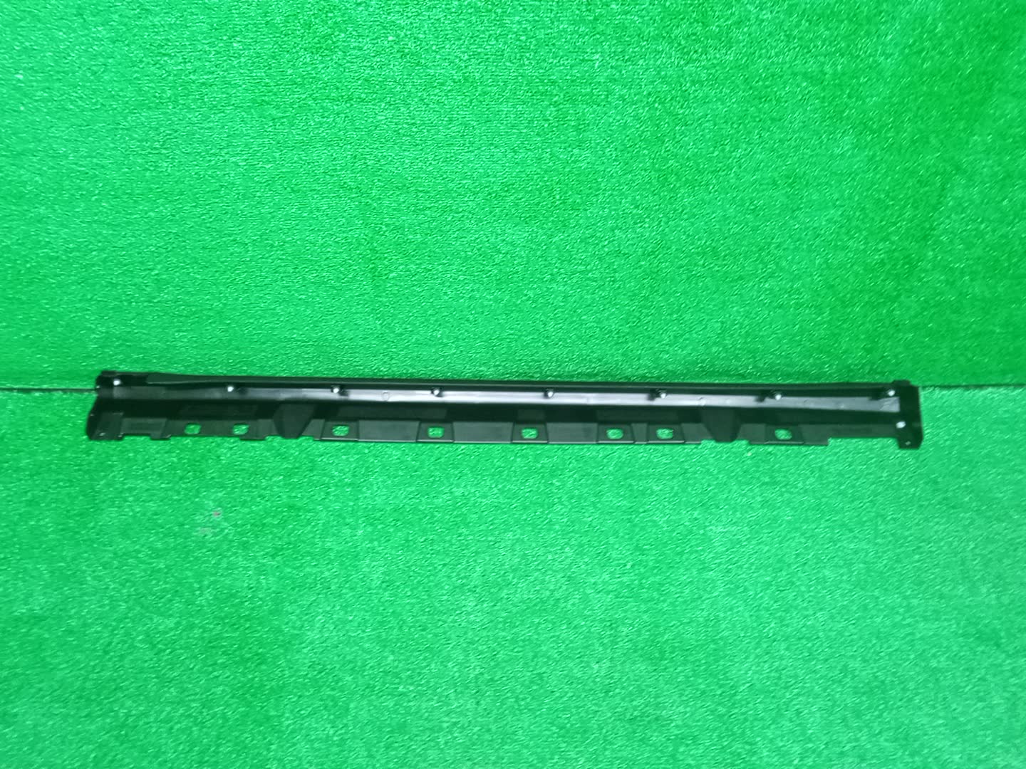 Накладка на порог правая TOYOTA RAIZE A202A 76901-B1010 2 ракурс