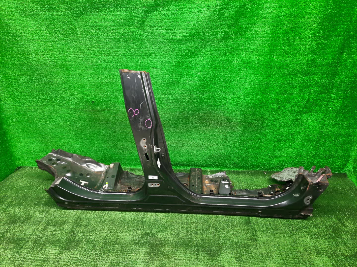 Порог правый TOYOTA RAV4 MXAA52 1 ракурс