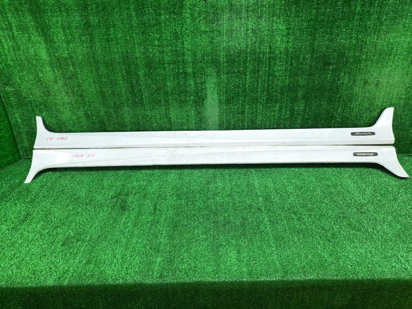 Порог левый HONDA STREAM RN2, RN1, RN3, RN4, RN5 2975 1 ракурс Порог левый HONDA STREAM RN2, RN1, RN3, RN4, RN5 2975 1 ракурс