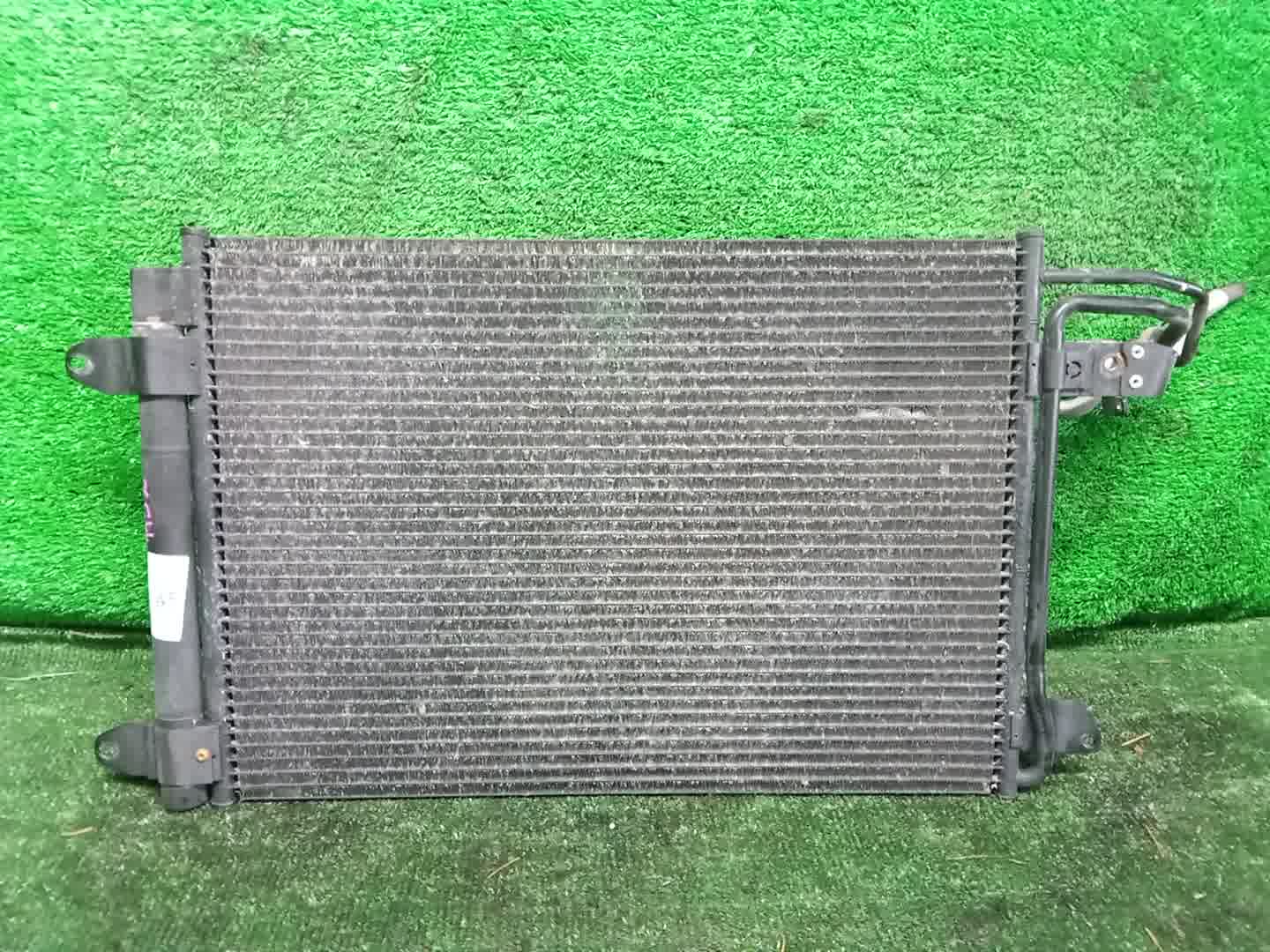 Радиатор кондиционера AUDI TT 8J3 1452 1 ракурс