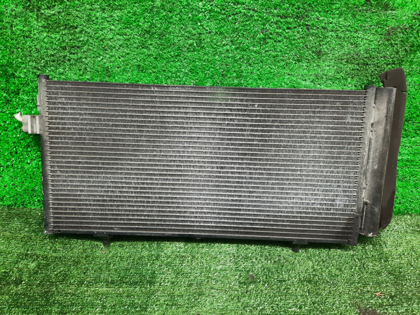 Радиатор кондиционера SUBARU FORESTER SHJ, SH5, SH9 EJ204 0097 1 ракурс Радиатор кондиционера SUBARU FORESTER SHJ, SH5, SH9 EJ204 0097 1 ракурс