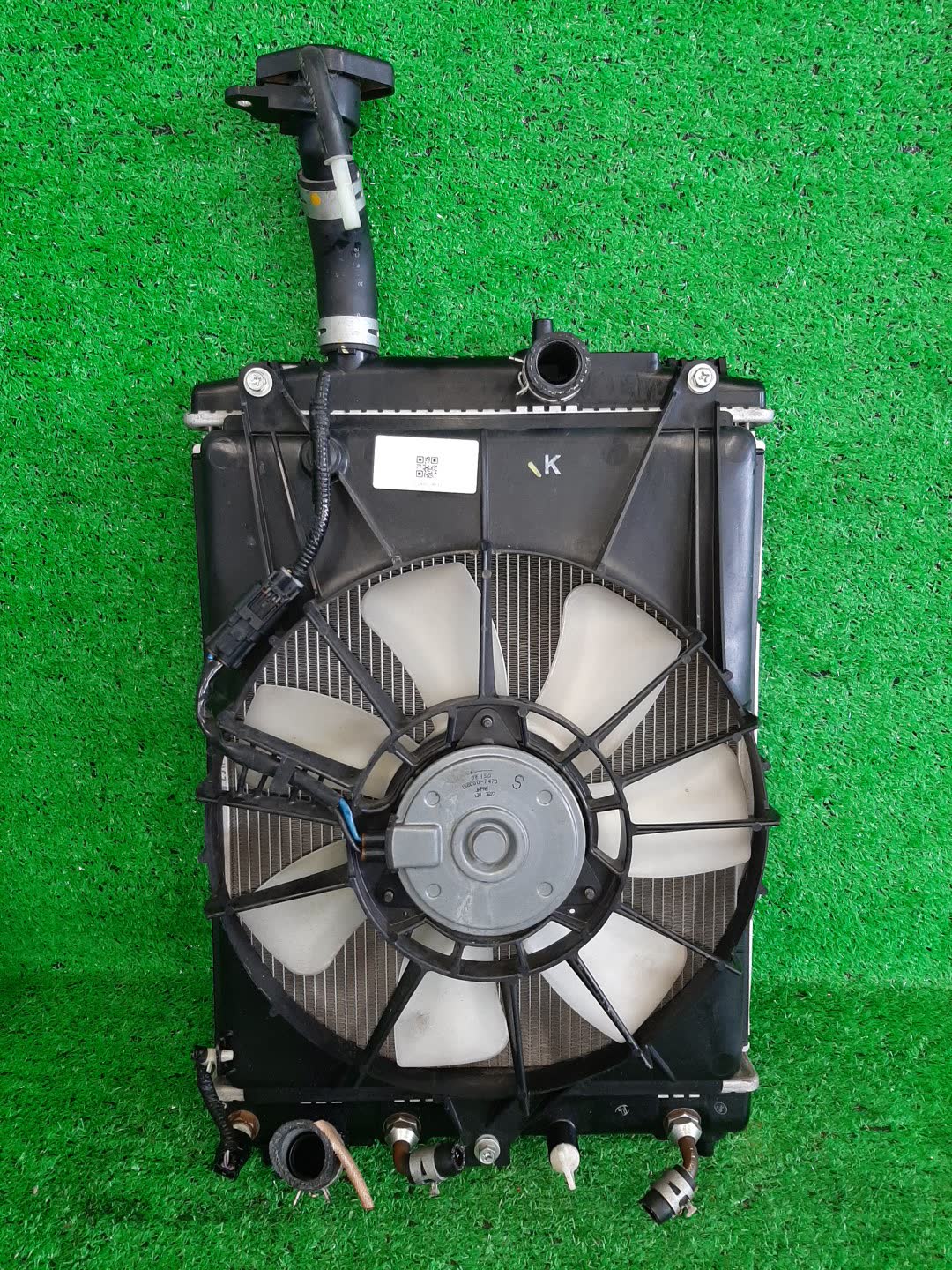 Радиатор основной HONDA N-ONE JG1 S07A 6712 2 ракурс
