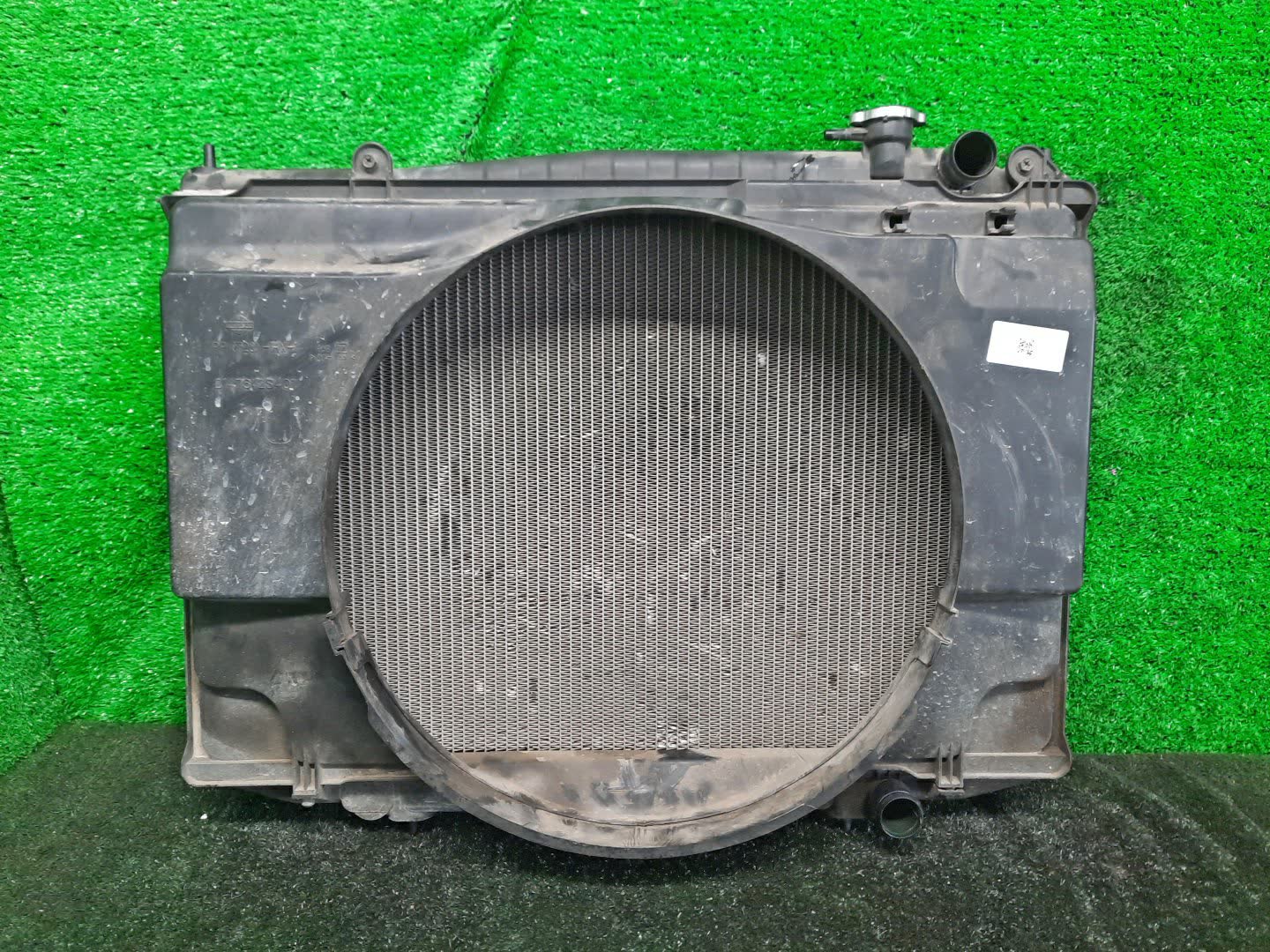 Радиатор основной NISSAN DATSUN PD22 KA20DE 2586 1 ракурс
