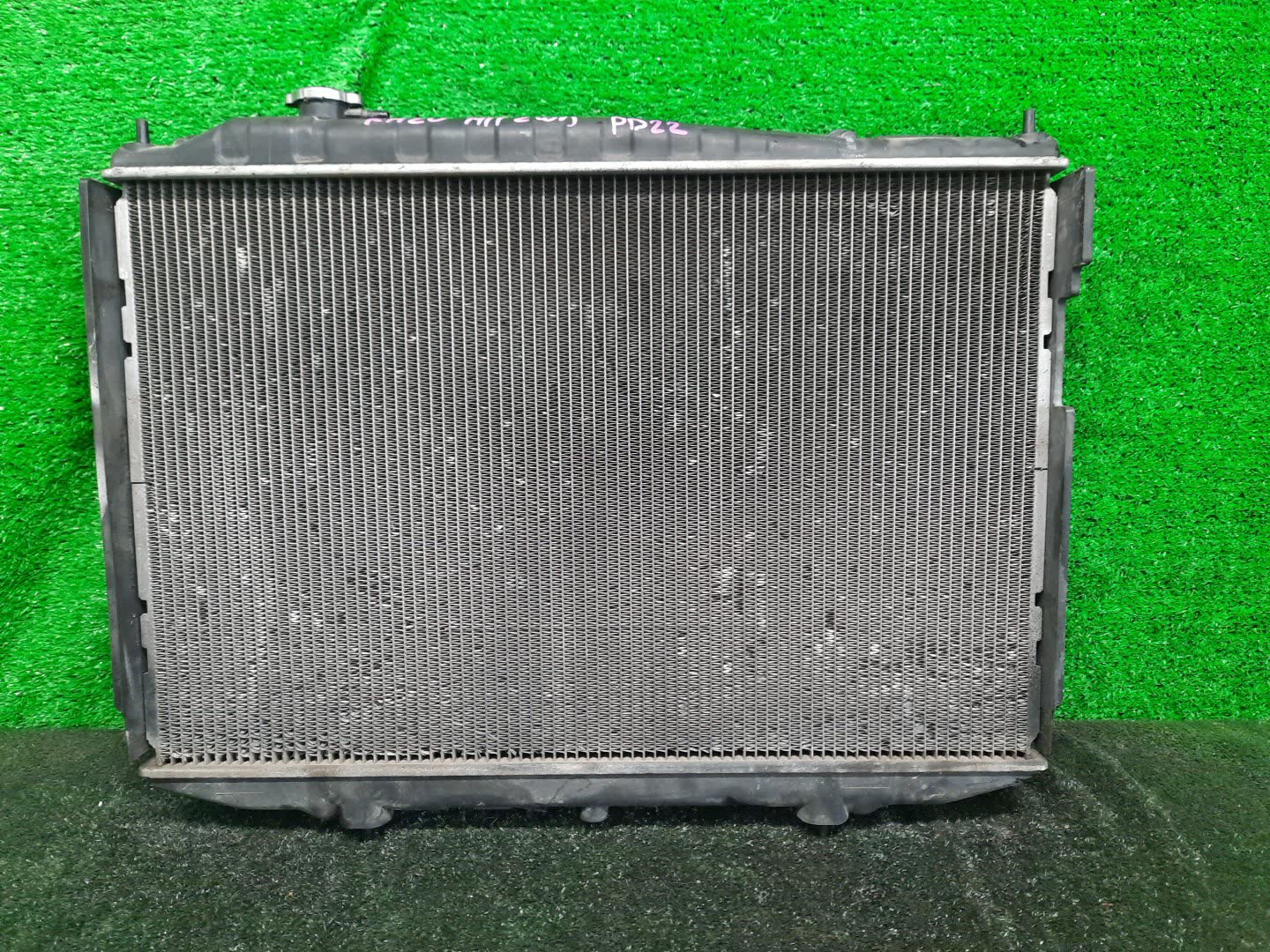Радиатор основной NISSAN DATSUN PD22 KA20DE 2586 2 ракурс