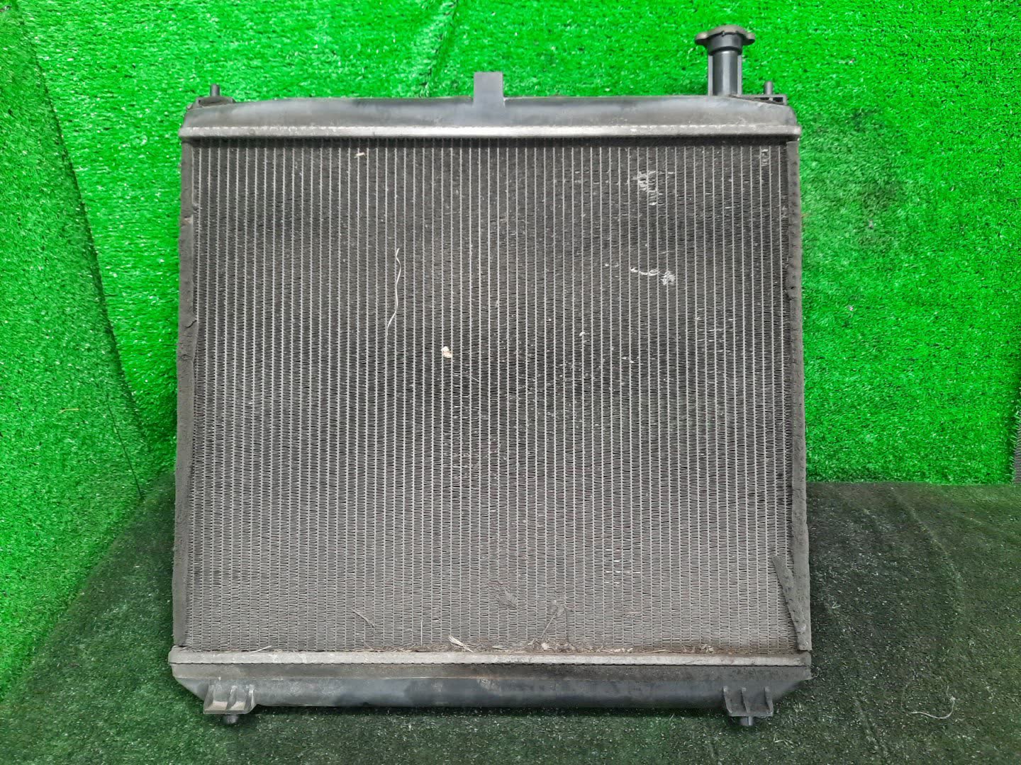 Радиатор основной TOYOTA GRANVIA VCH10W, VCH16W, RCH11W 3RZ-FE 3038 1 ракурс