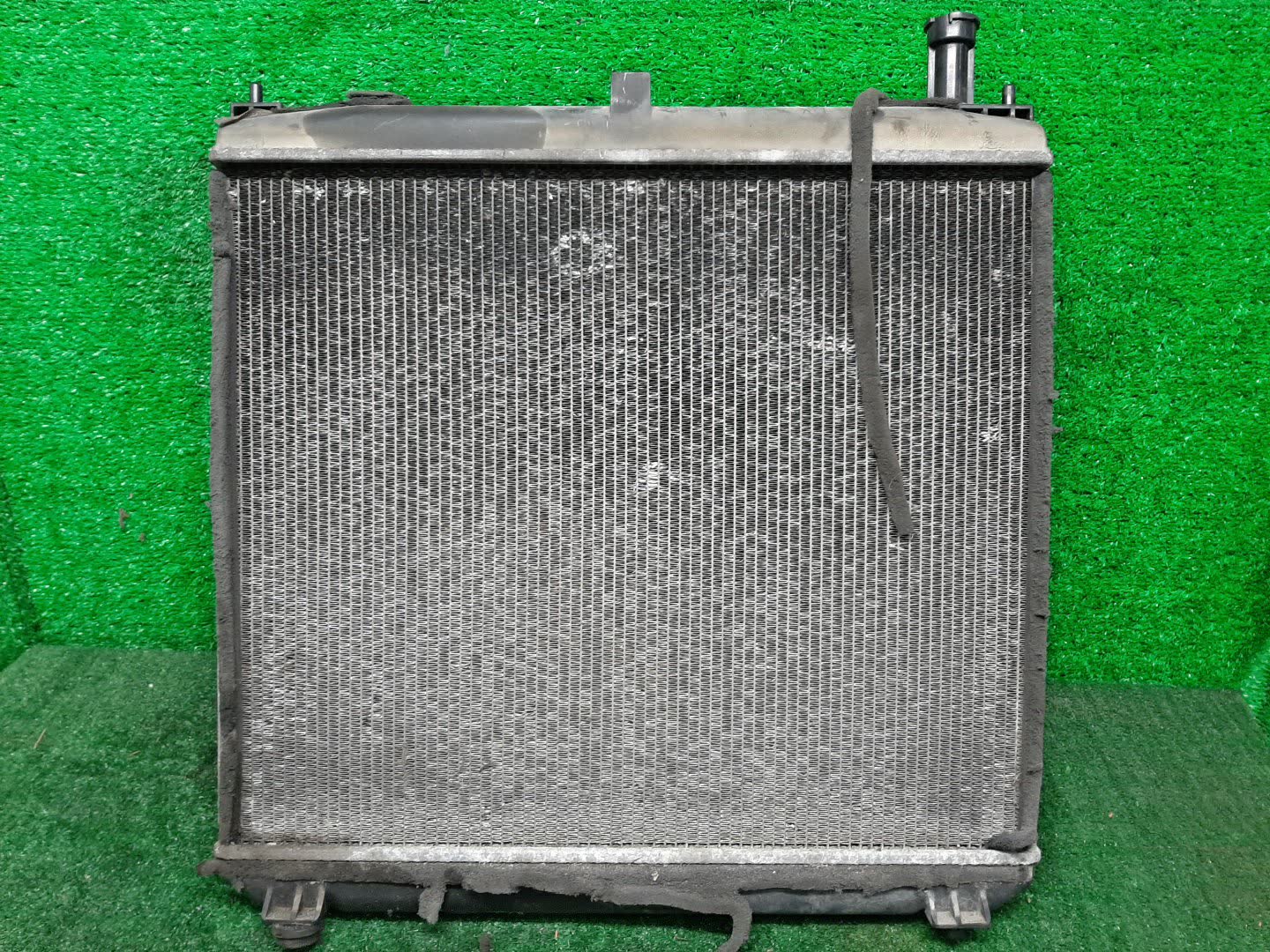 Радиатор основной TOYOTA GRANVIA VCH10W, VCH16W, RCH11W 5VZ-FE 8669 2 ракурс