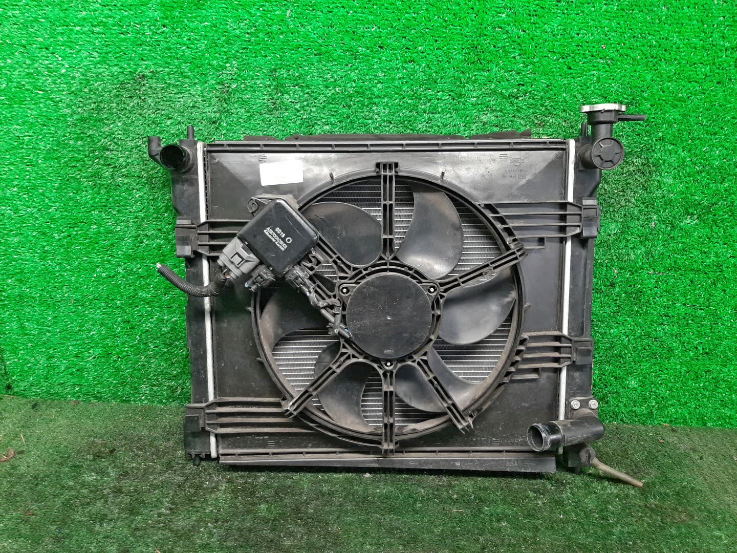 Радиатор основной NISSAN LAFESTA B30 MR20DE 8973 1 ракурс Радиатор основной NISSAN LAFESTA B30 MR20DE 8973 1 ракурс