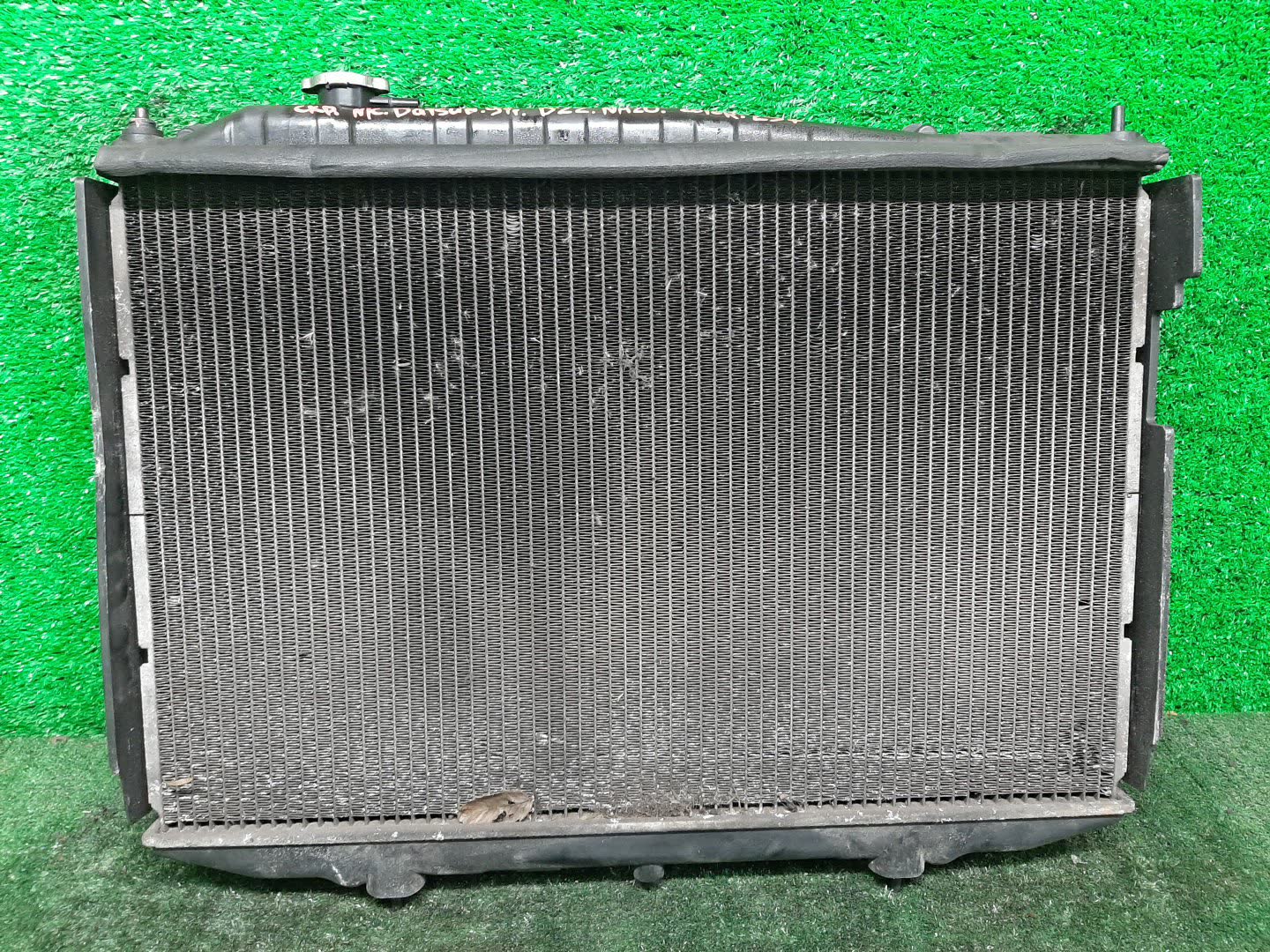Радиатор основной NISSAN DATSUN D22 NA20S 2983 2 ракурс