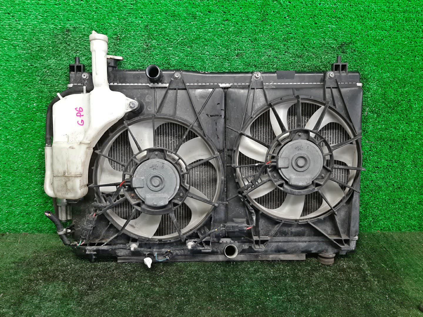 Радиатор основной HONDA FIT, SHUTTLE GP6, GP5, GP7, GP8 LEB 3187 1 ракурс