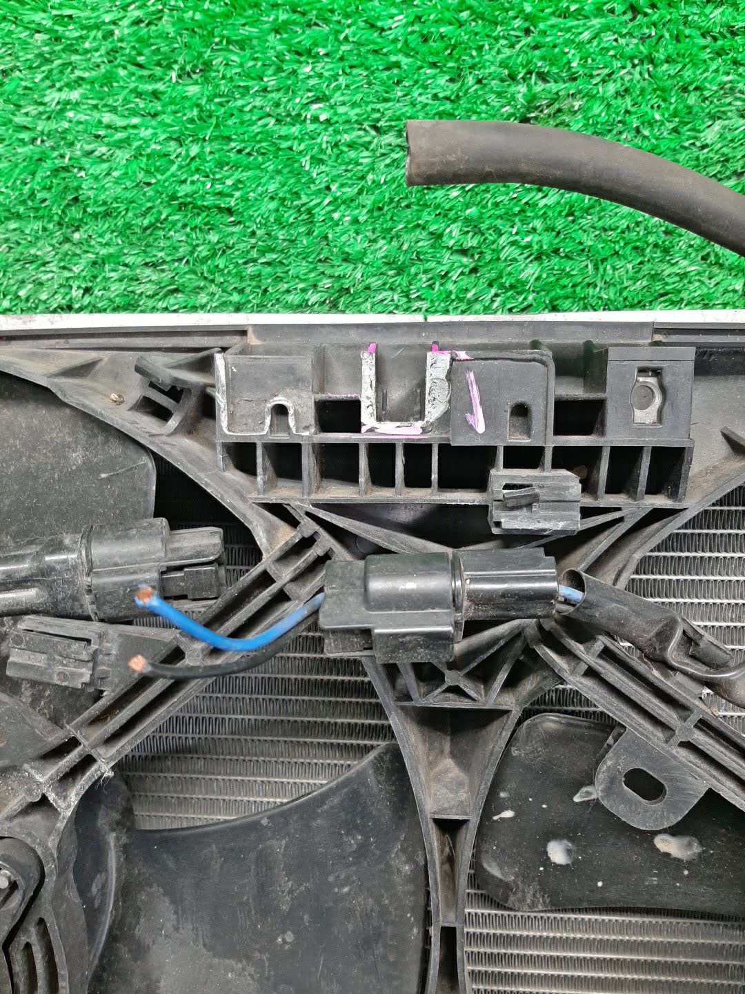 Радиатор основной MITSUBISHI LANCER, GALANT FORTIS CY4A, CY2A, CY3A, CY6A, CX6A, CX4A, CX3A 4B11 3201 2 ракурс Радиатор основной MITSUBISHI LANCER, GALANT FORTIS CY4A, CY2A, CY3A, CY6A, CX6A, CX4A, CX3A 4B11 3201 2 ракурс