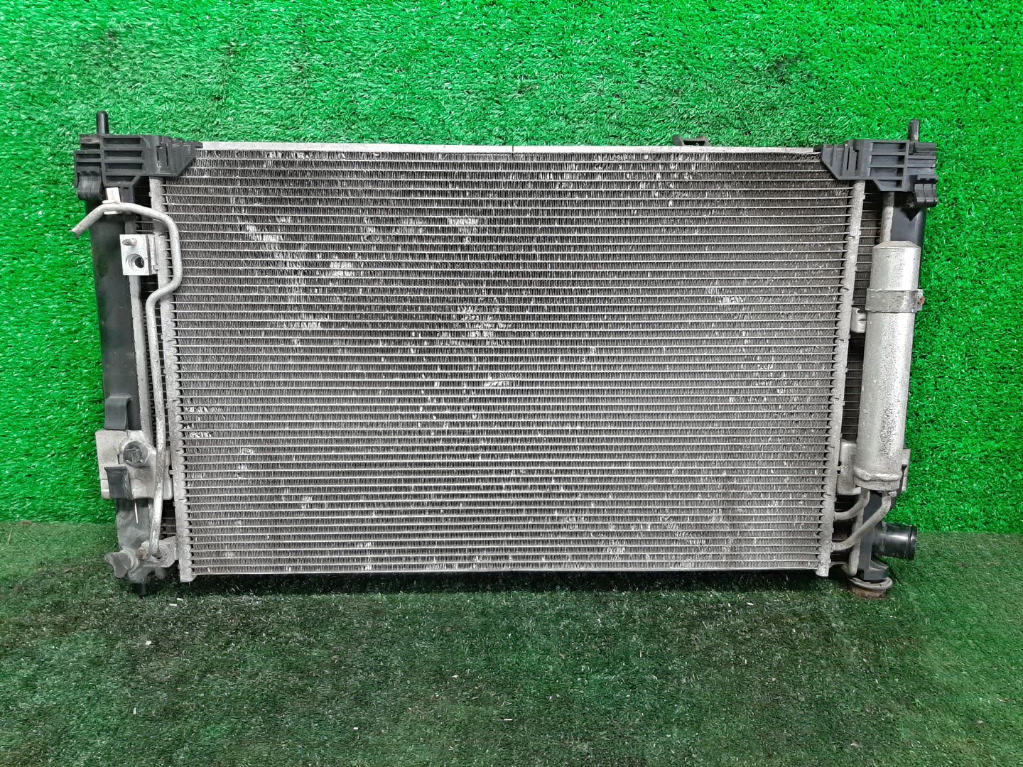 Радиатор основной MITSUBISHI LANCER, GALANT FORTIS CY4A, CY2A, CY3A, CY6A, CX6A, CX4A, CX3A 4B11 3201 3 ракурс