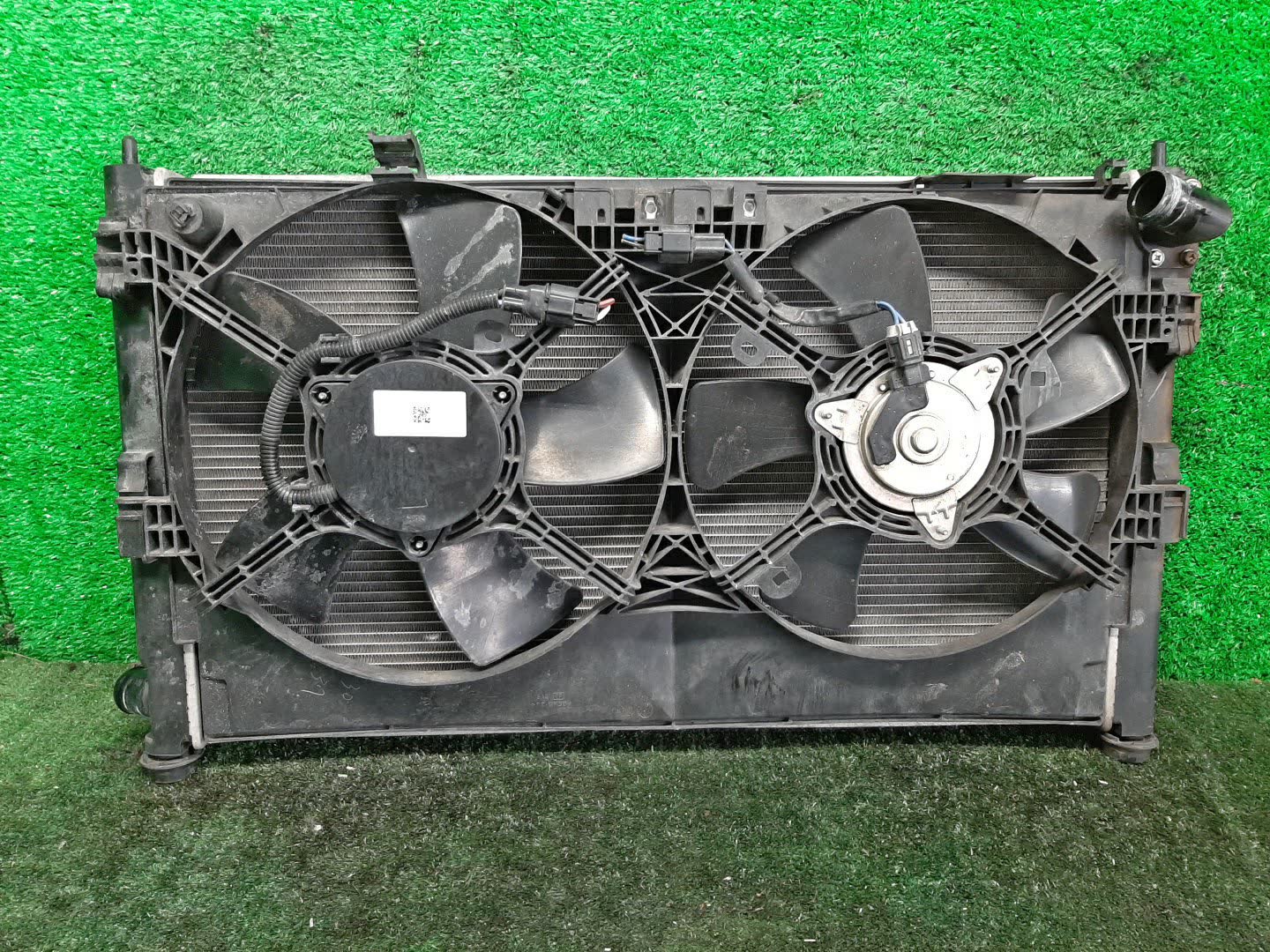 Радиатор основной MITSUBISHI LANCER, GALANT FORTIS CY4A, CY2A, CY3A, CY6A, CX6A, CX4A, CX3A 4B11 3202 1 ракурс Радиатор основной MITSUBISHI LANCER, GALANT FORTIS CY4A, CY2A, CY3A, CY6A, CX6A, CX4A, CX3A 4B11 3202 1 ракурс