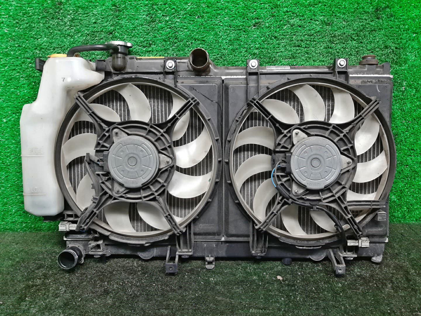 Радиатор основной SUBARU LEVORG VM4 FB16 29193 1 ракурс