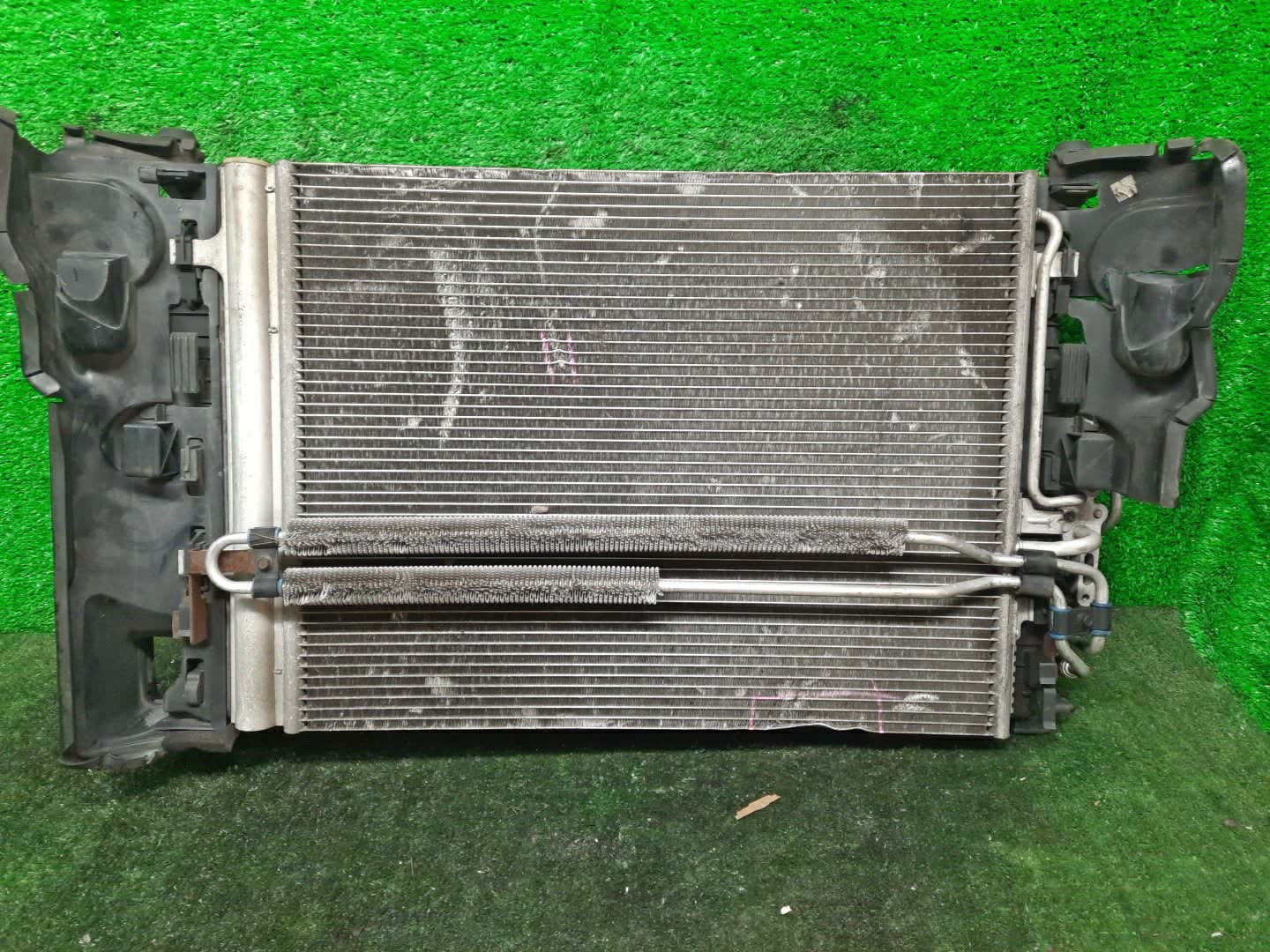 Радиатор основной VOLVO V70 BW98 B6324S 29317 2 ракурс
