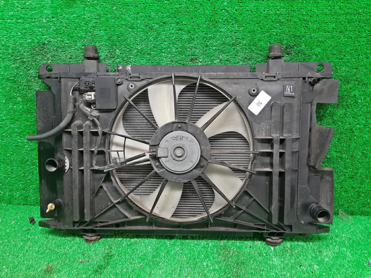 Радиатор основной TOYOTA AURIS ZRE152H, NZE154H, ZRE152, NZE151H, ZRE154H 1NZ-FE 29786 1 ракурс