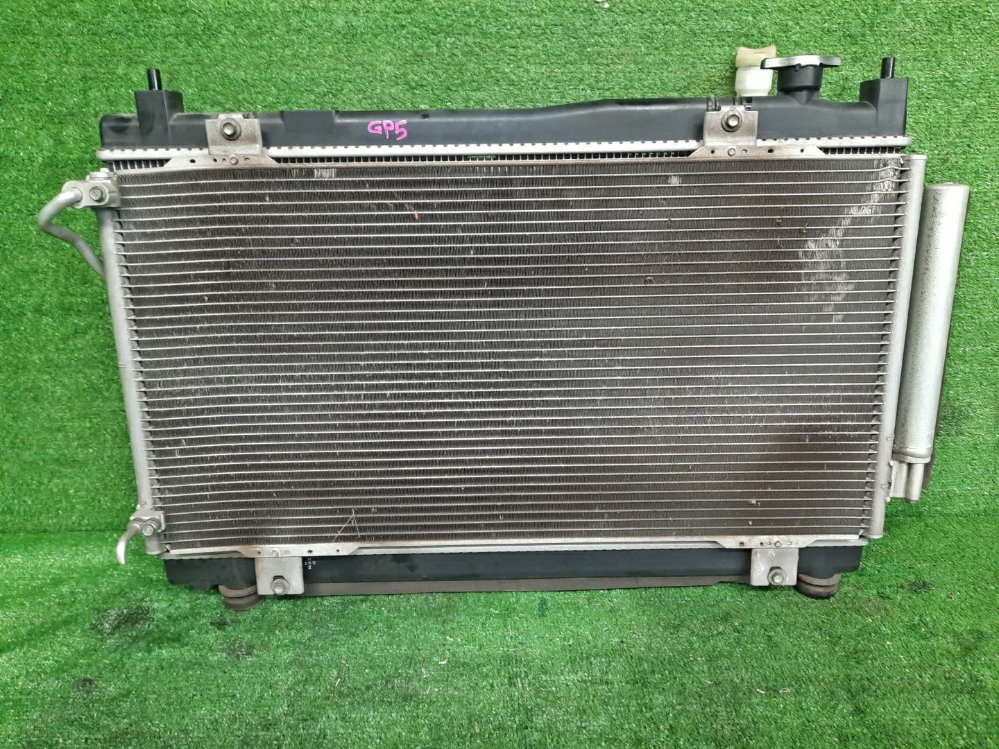 Радиатор основной HONDA FIT, SHUTTLE GP6, GP5, GP7, GP8 LEB 30504 2 ракурс