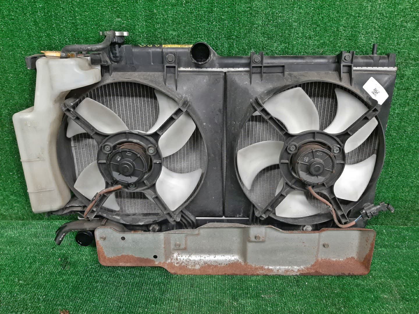 Радиатор основной SUBARU OUTBACK BPH, BP9, BPE EJ25T 30891 1 ракурс