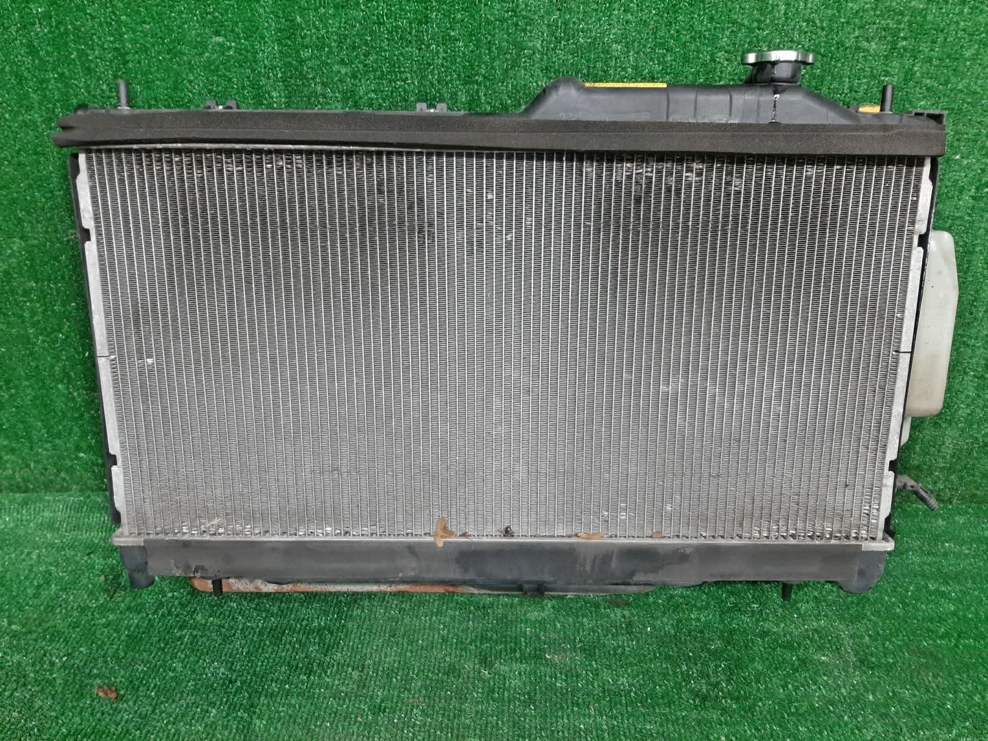 Радиатор основной SUBARU OUTBACK BPH, BP9, BPE EJ25T 30891 2 ракурс