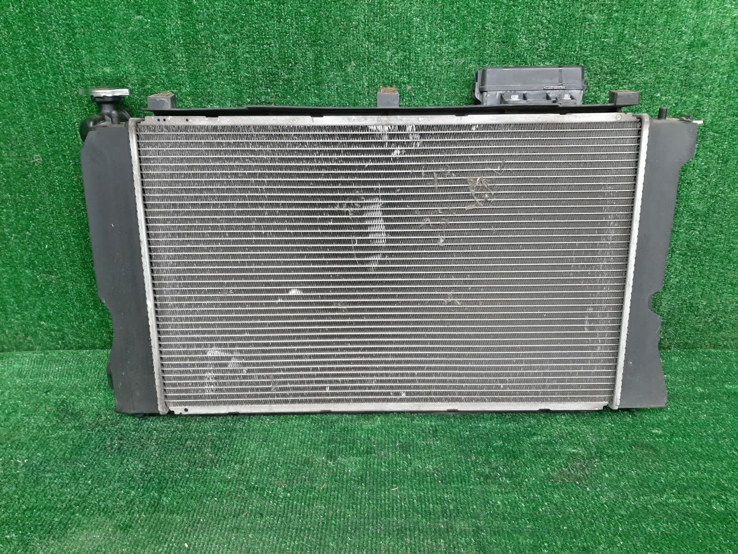 Радиатор основной TOYOTA AVENSIS ZZT251, AZT250, AZT255, AZT251 1AZ-FSE 30904 2 ракурс
