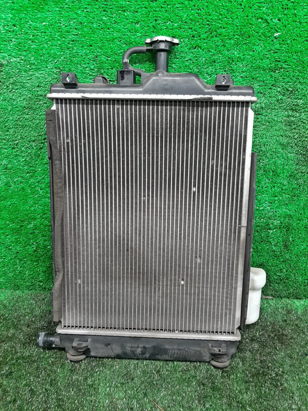 Радиатор основной NISSAN EK SPACE, DAYZ ROOX, EK WAGON, DAYZ B11A, B21A, B11W, B21W 3B20 31007 2 ракурс