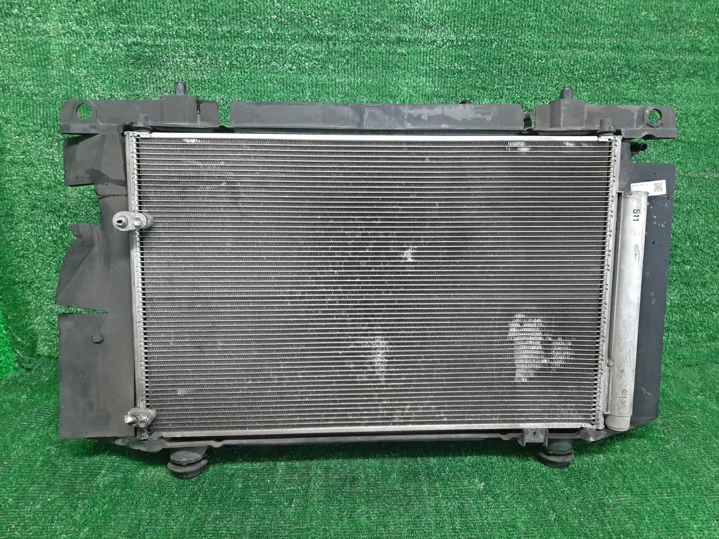 Радиатор основной TOYOTA AVENSIS ZRT272 3ZR-FAE 16040-DT100 2 ракурс
