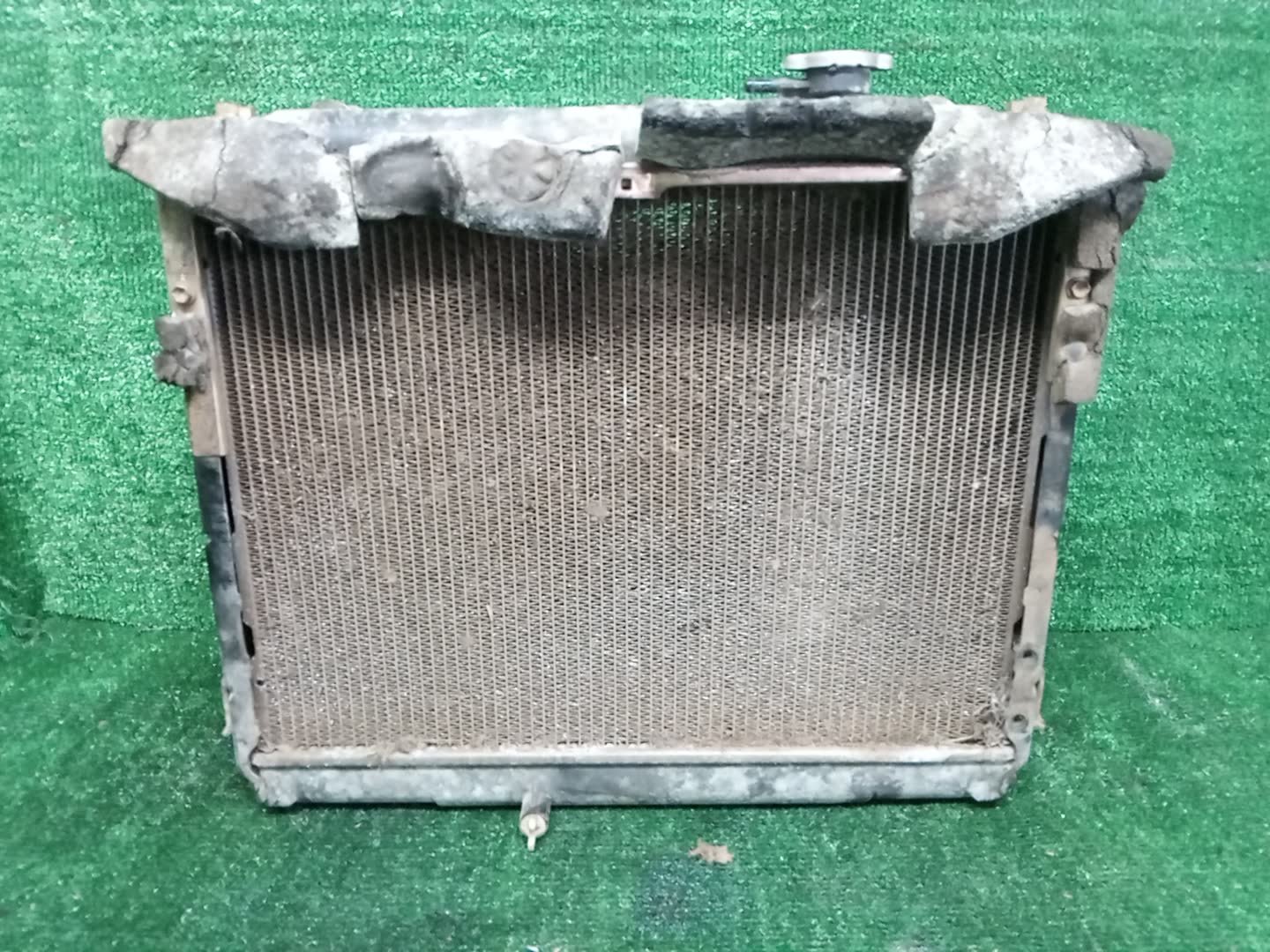 Радиатор основной TOYOTA DYNA, HIACE, TOYOACE YY101, YY201, YY131, YY211 3Y 31470 2 ракурс